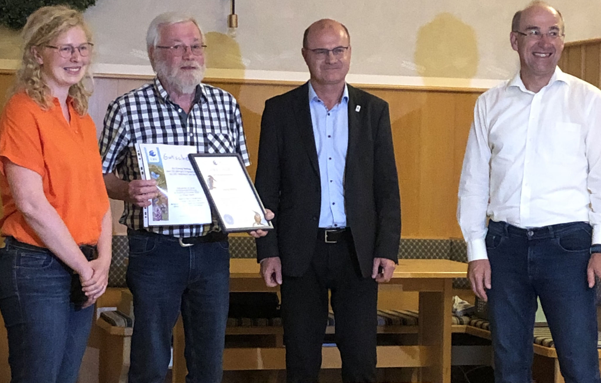 Überreichung der Verdiensturkunde durch Dr. Schäffer © S. Meling