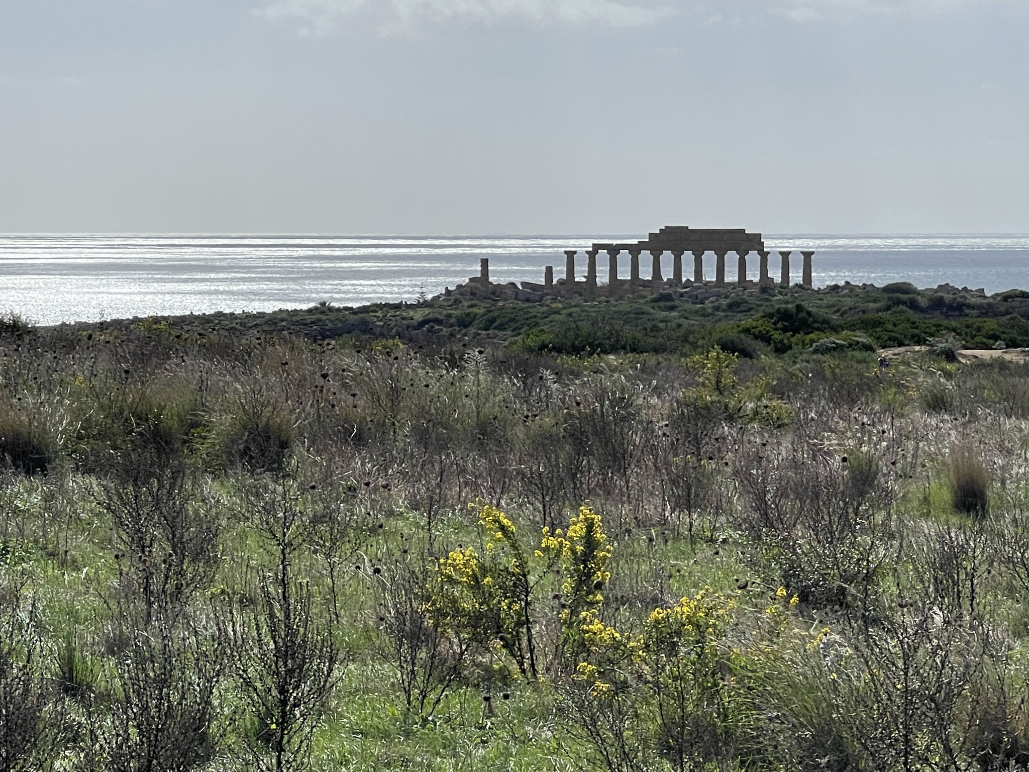 Tempel mit Blick auf das Meer