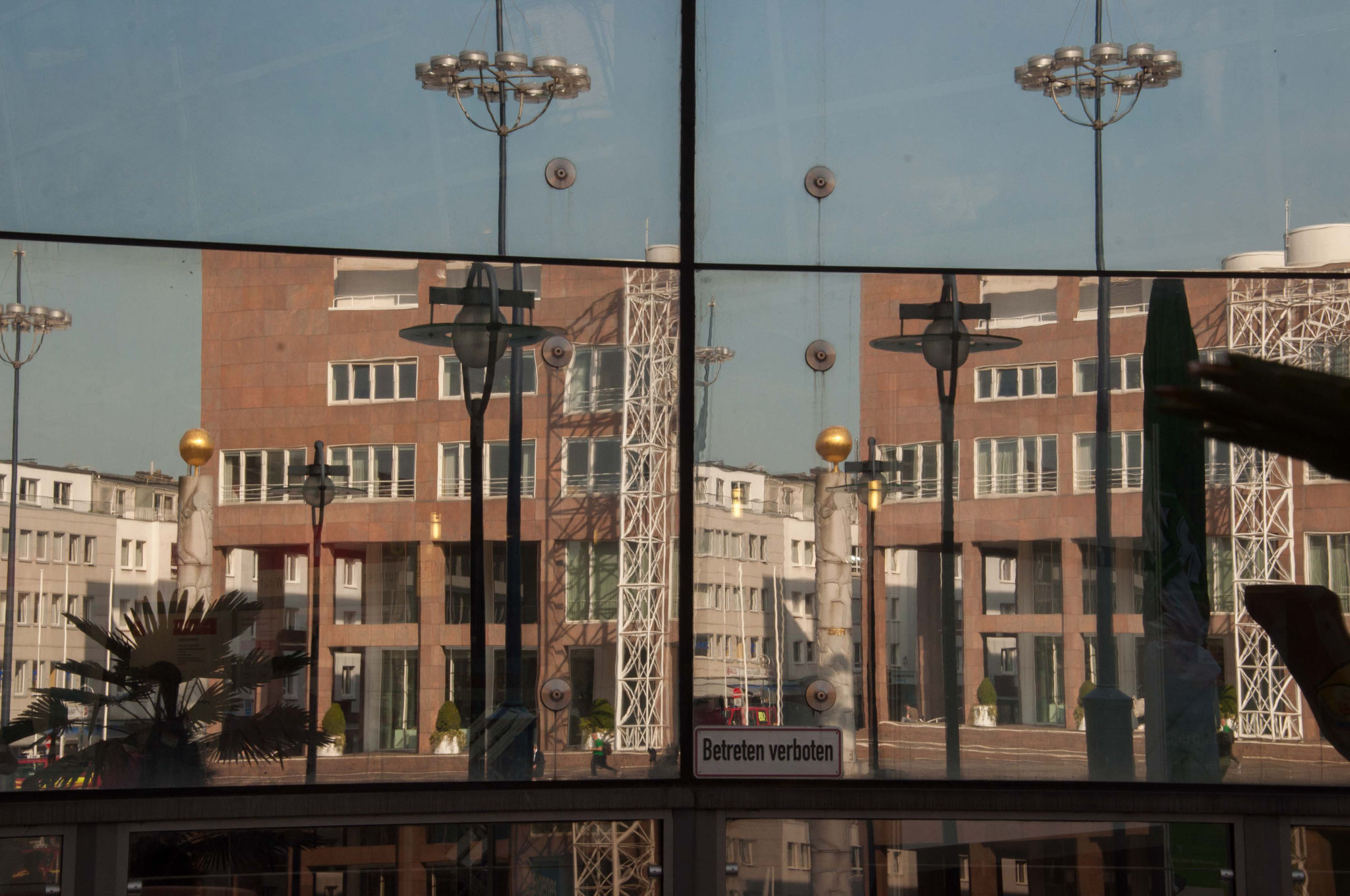 Spiegelbild an der Fassade Berswordthalle