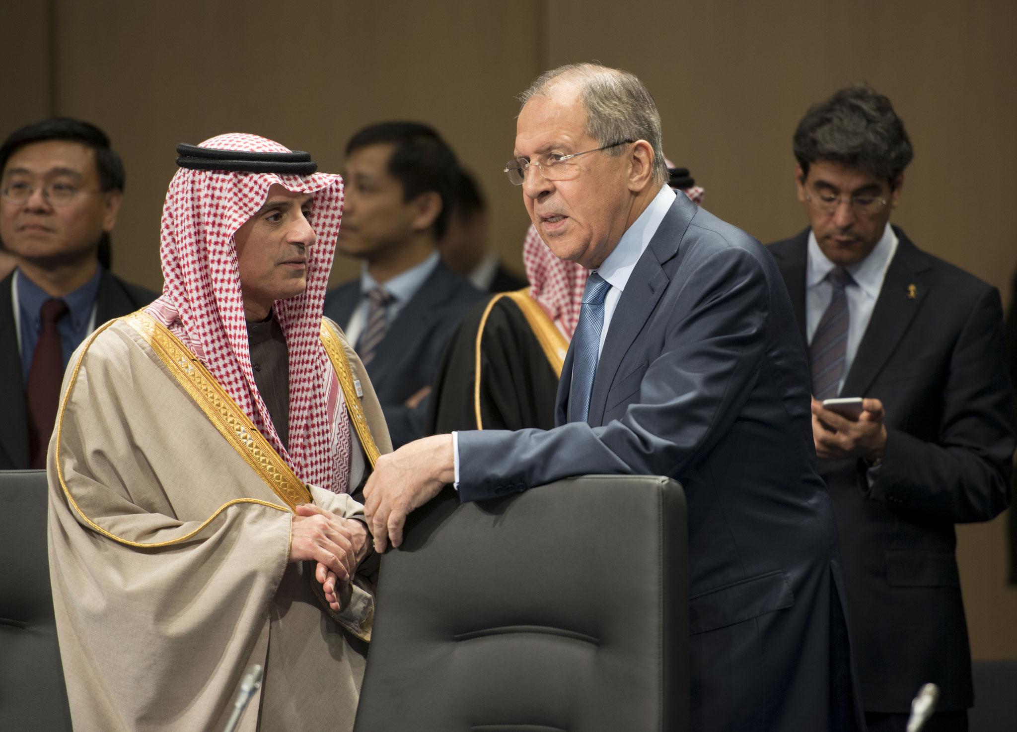 Russlands Außenminister Sergej Lawrow mit seinem saudischen Kollegen Adel al-Dschubeir