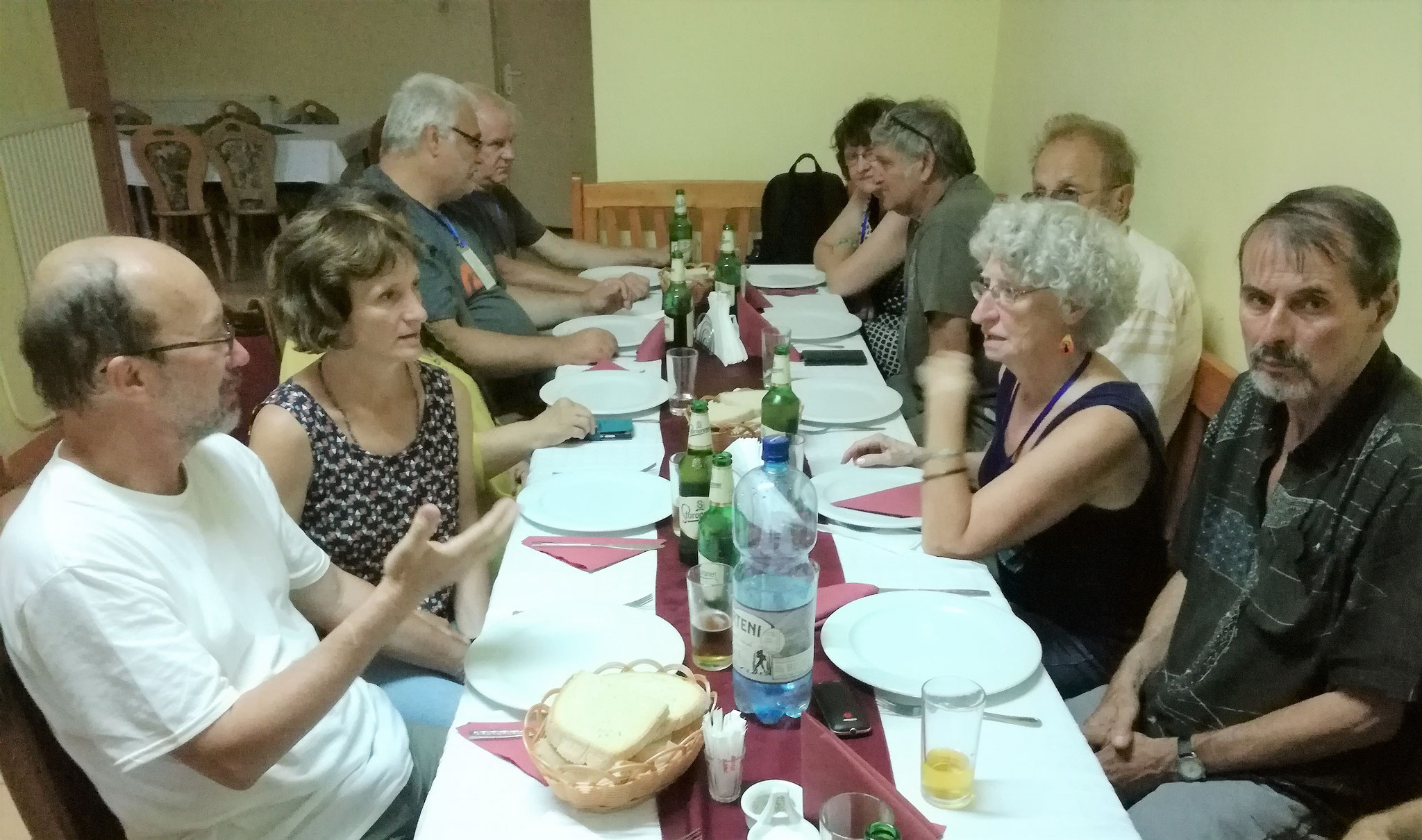 La Restaurantul Central” din Săcuieni