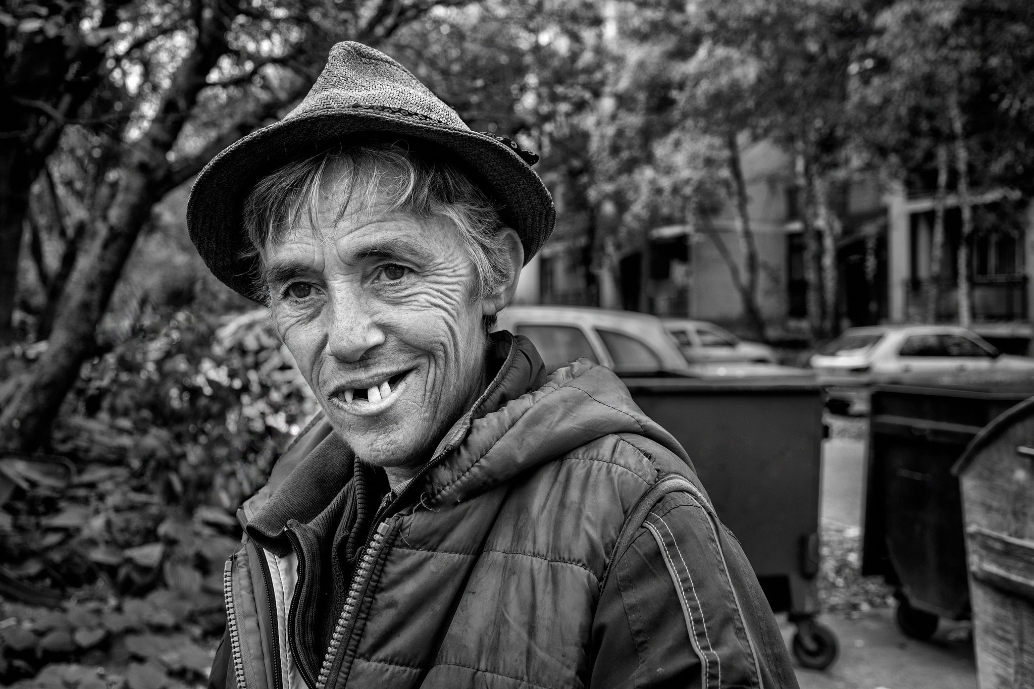 István Virág (Serbia) - Looking