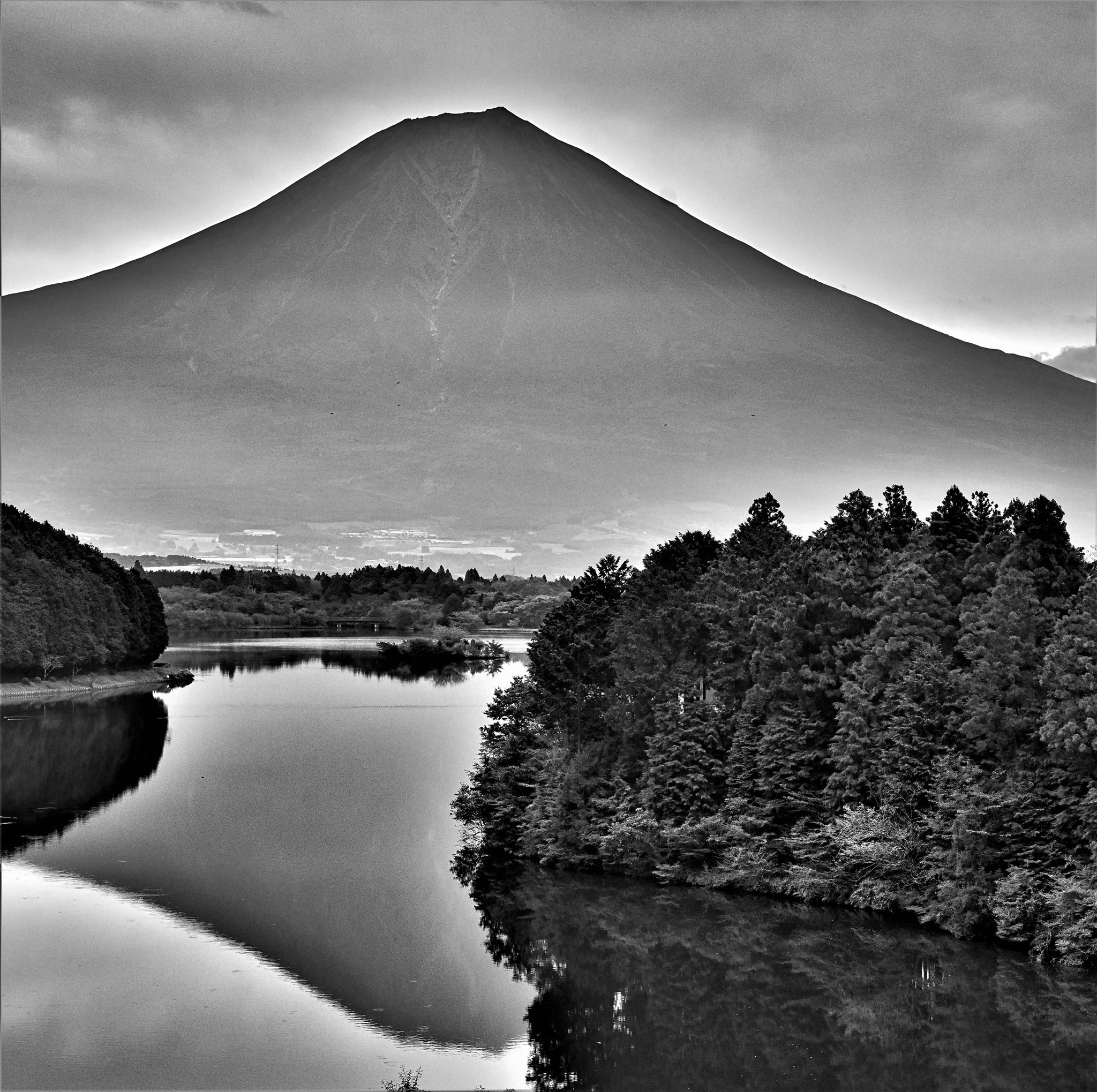 Masaaki Koizumi (JP) - Muntele Fuji dimineața devreme - Mountain Fuji in the early morning - 早朝の富士山
