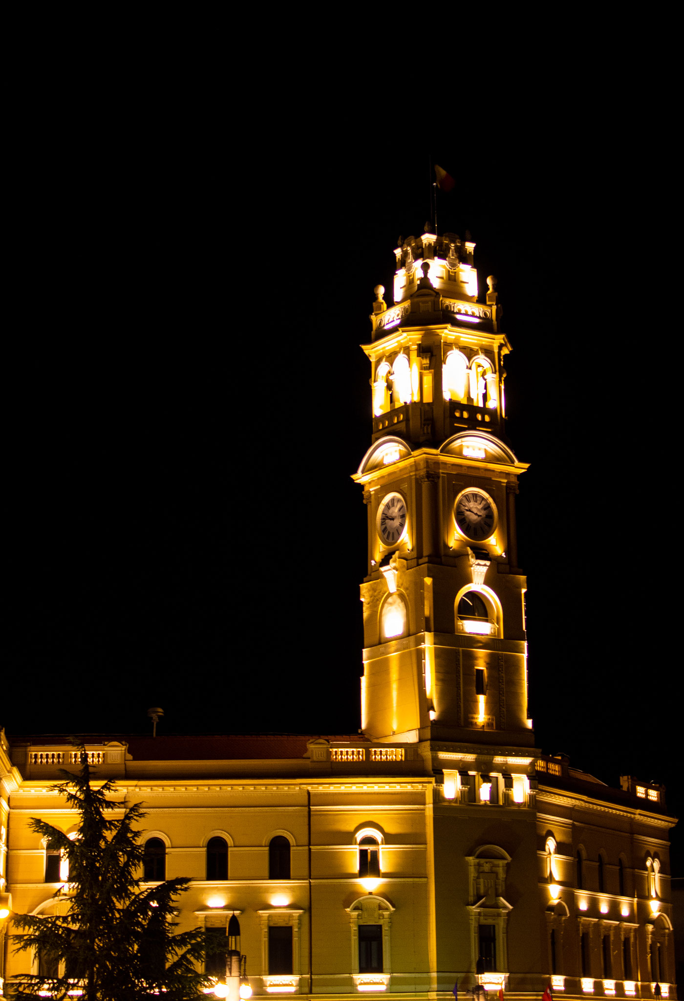 Alexandra Ioana Niță - Turnul Primăriei iluminat