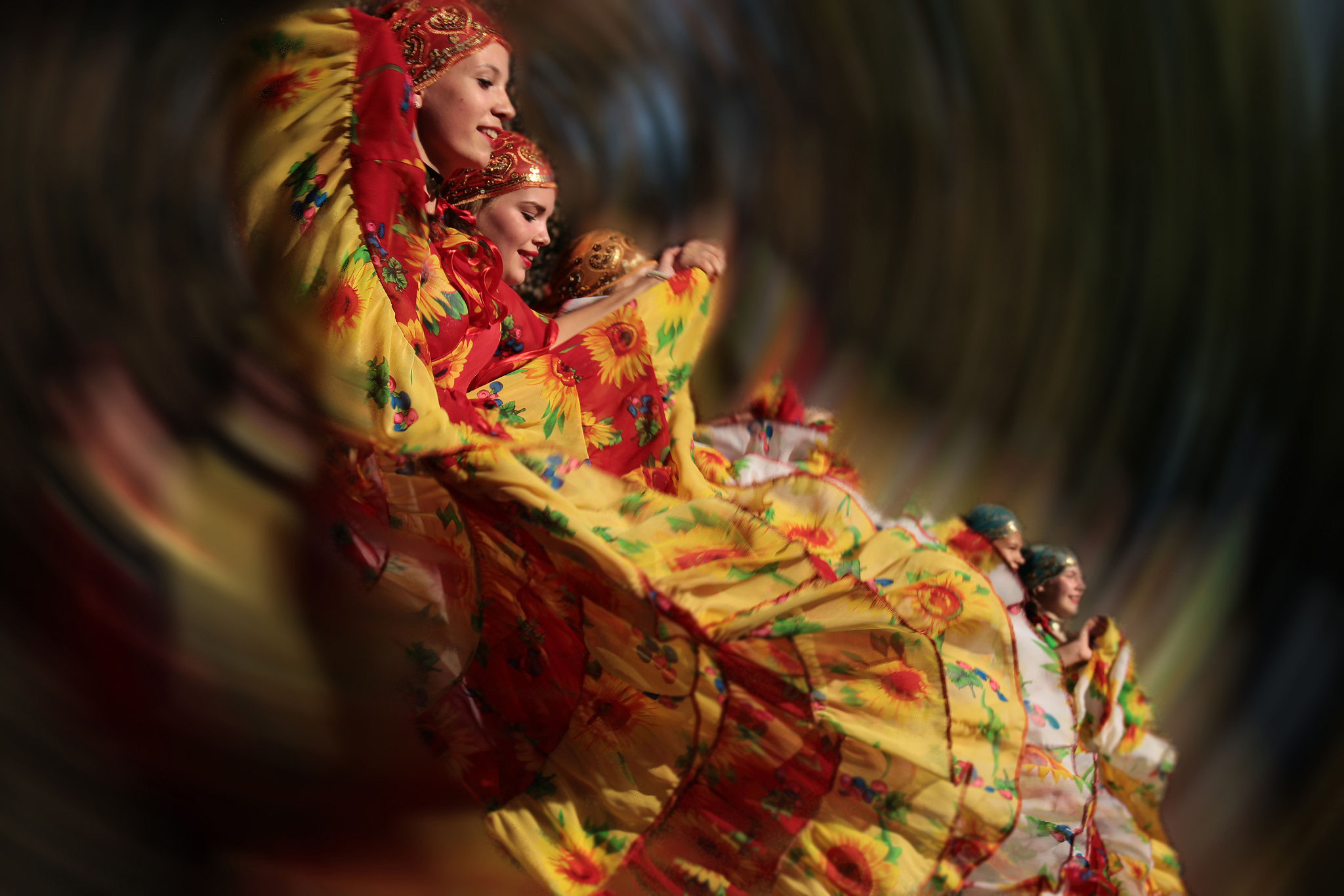 Bánházi Gyöngyi (Romania) - Swirl