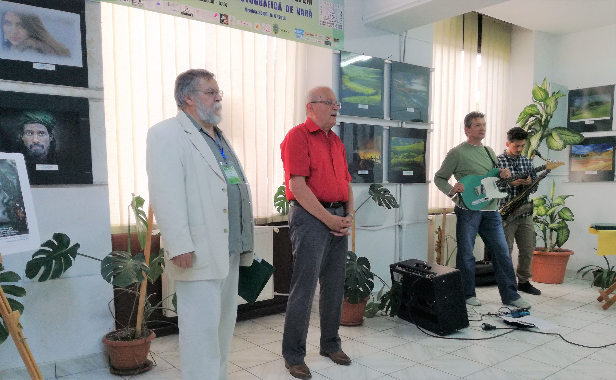 Expoziția participanților