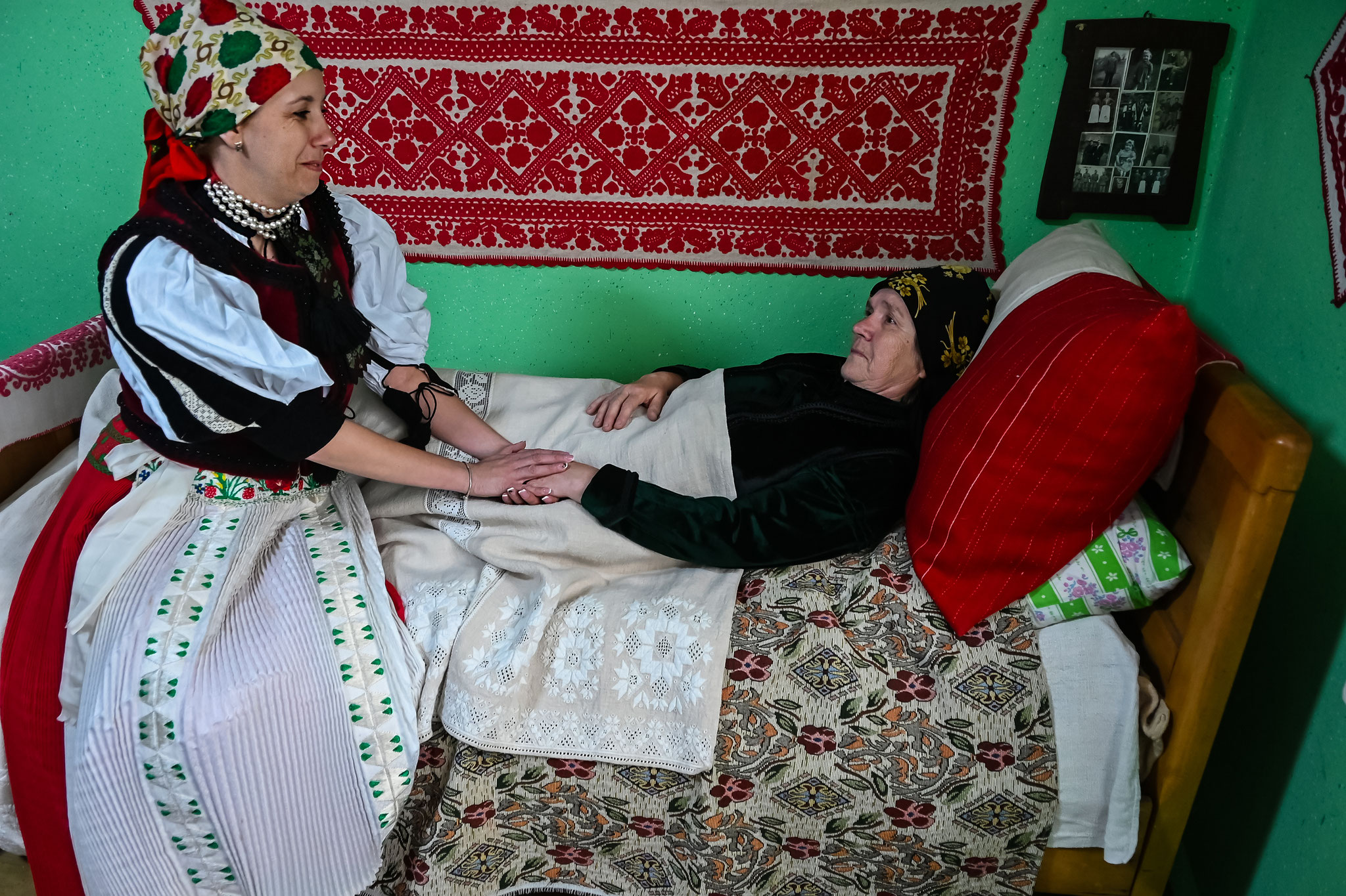 Szabó Géza (RO) – La mama_Mamánál