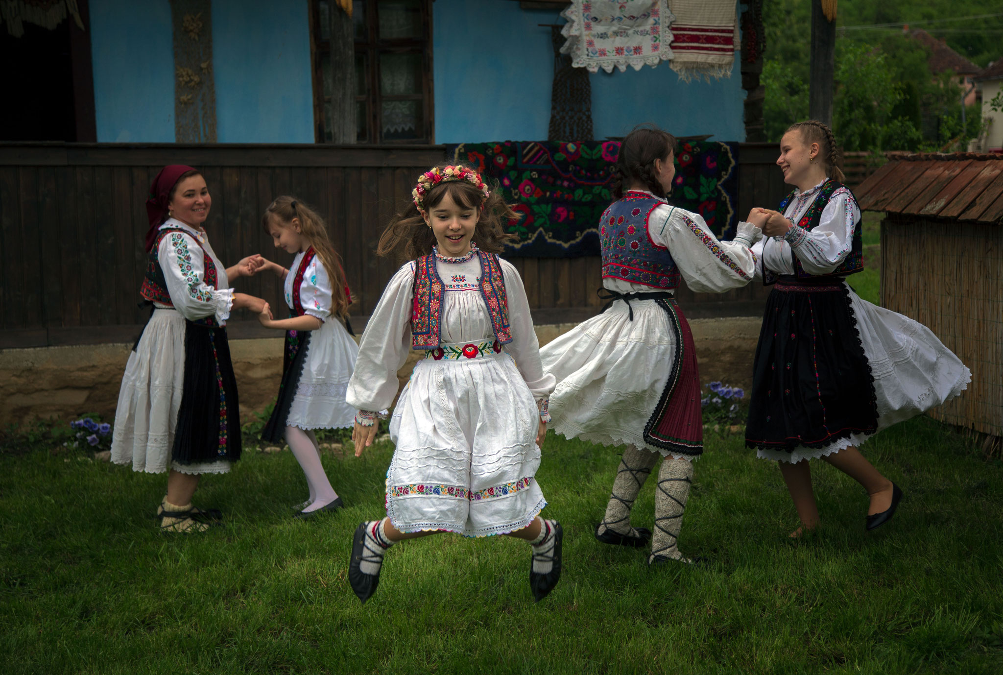 Ioan Ciobotaru (RO) - Bucuria dansului - The joy of dancing - 踊る喜び
