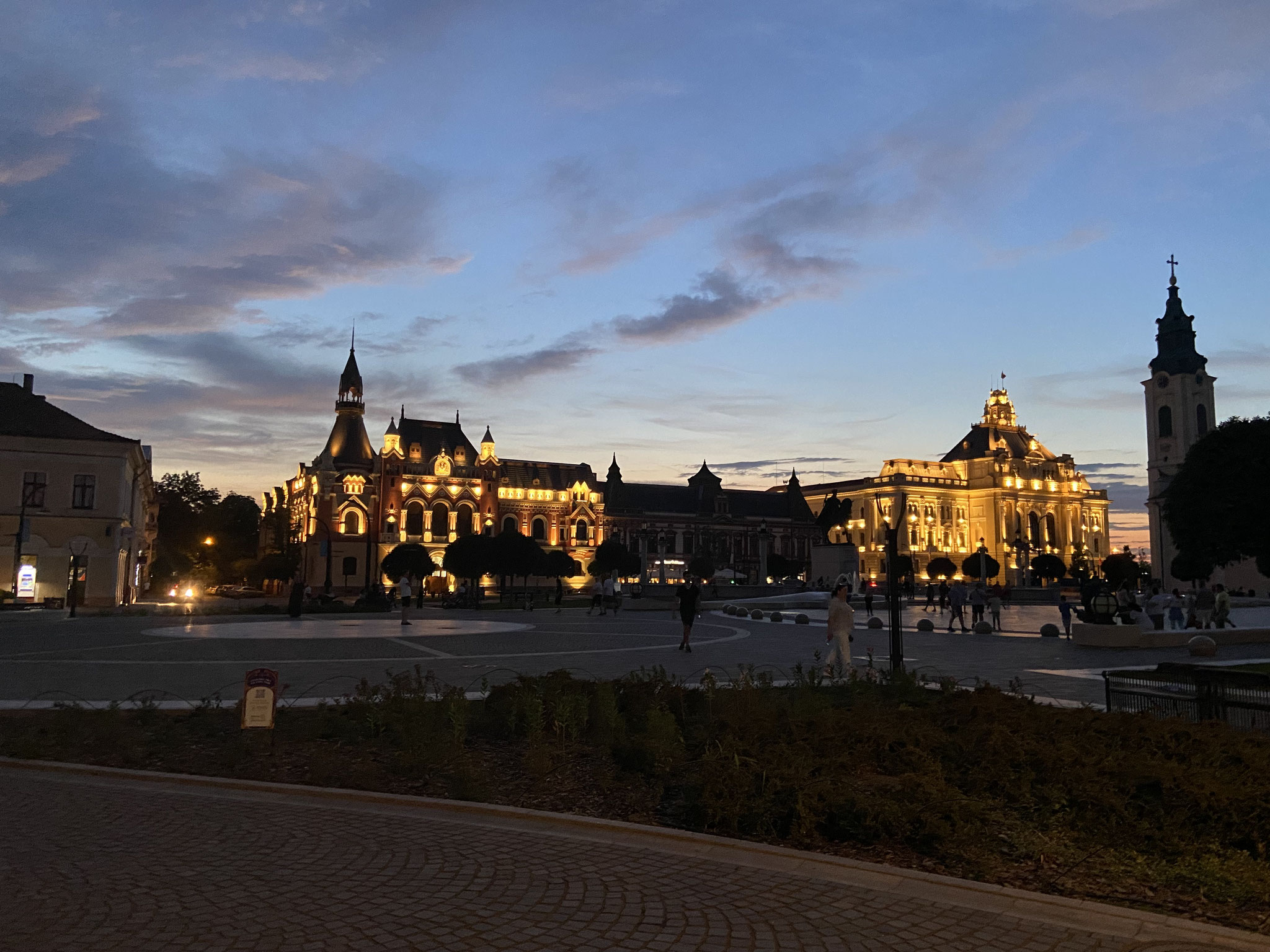 Burduman-Burtescu Tudor - Încinsa discuție în piață
