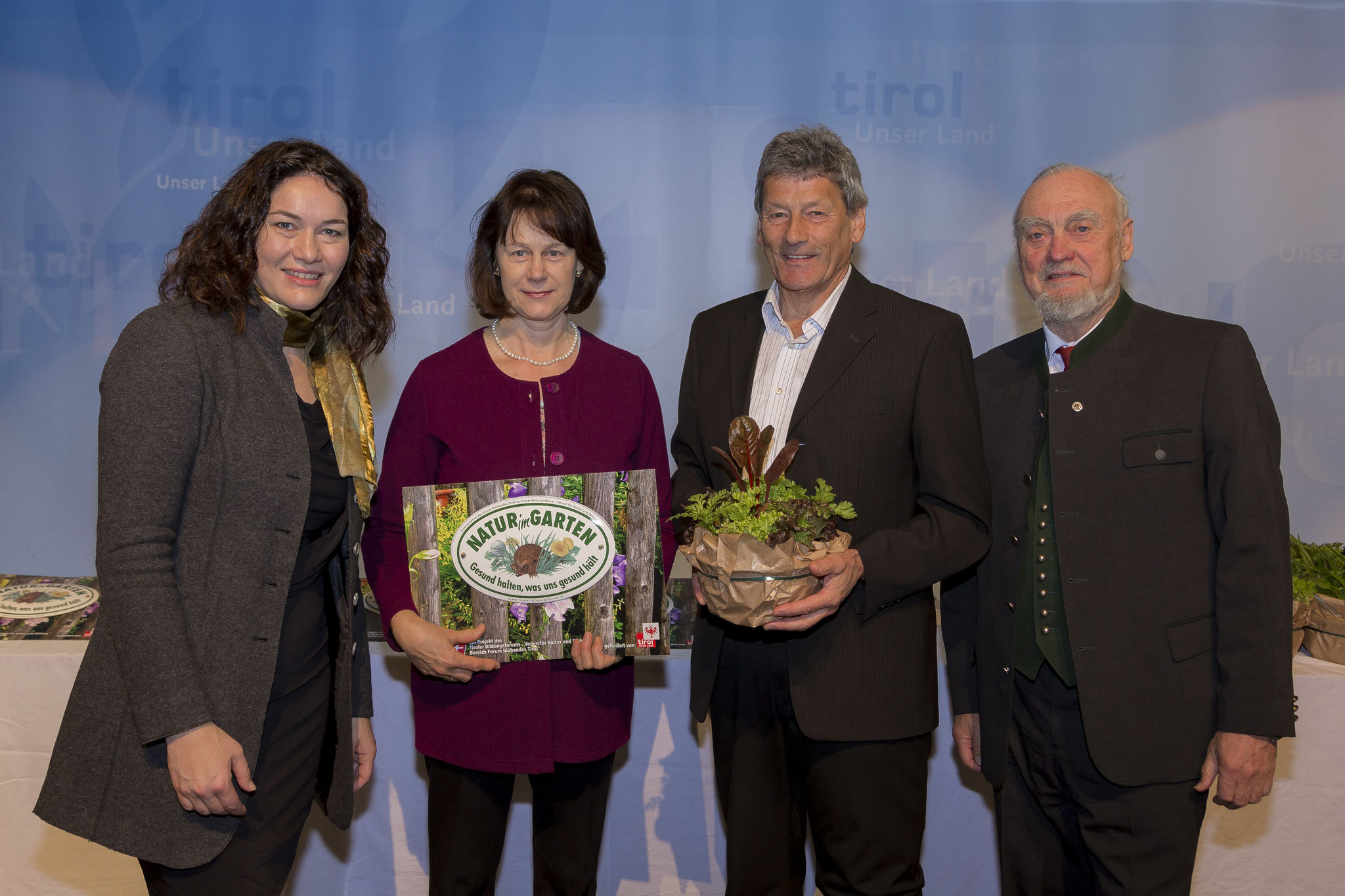 Überreichung der Plakette "Natur im Garten"