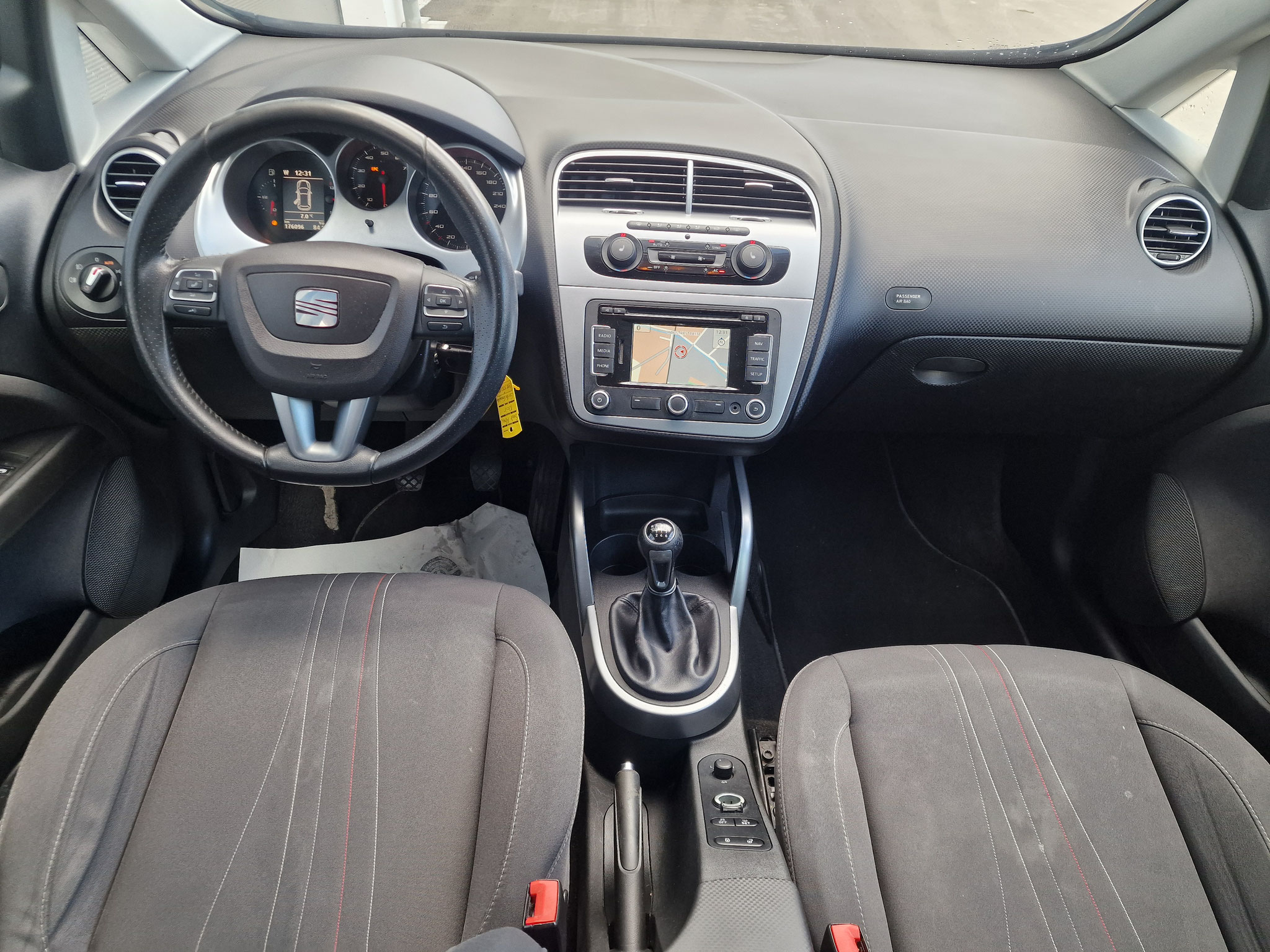 Klimaautomatik/Mulitimedia mit Bluetooth/AUX-Anschluss