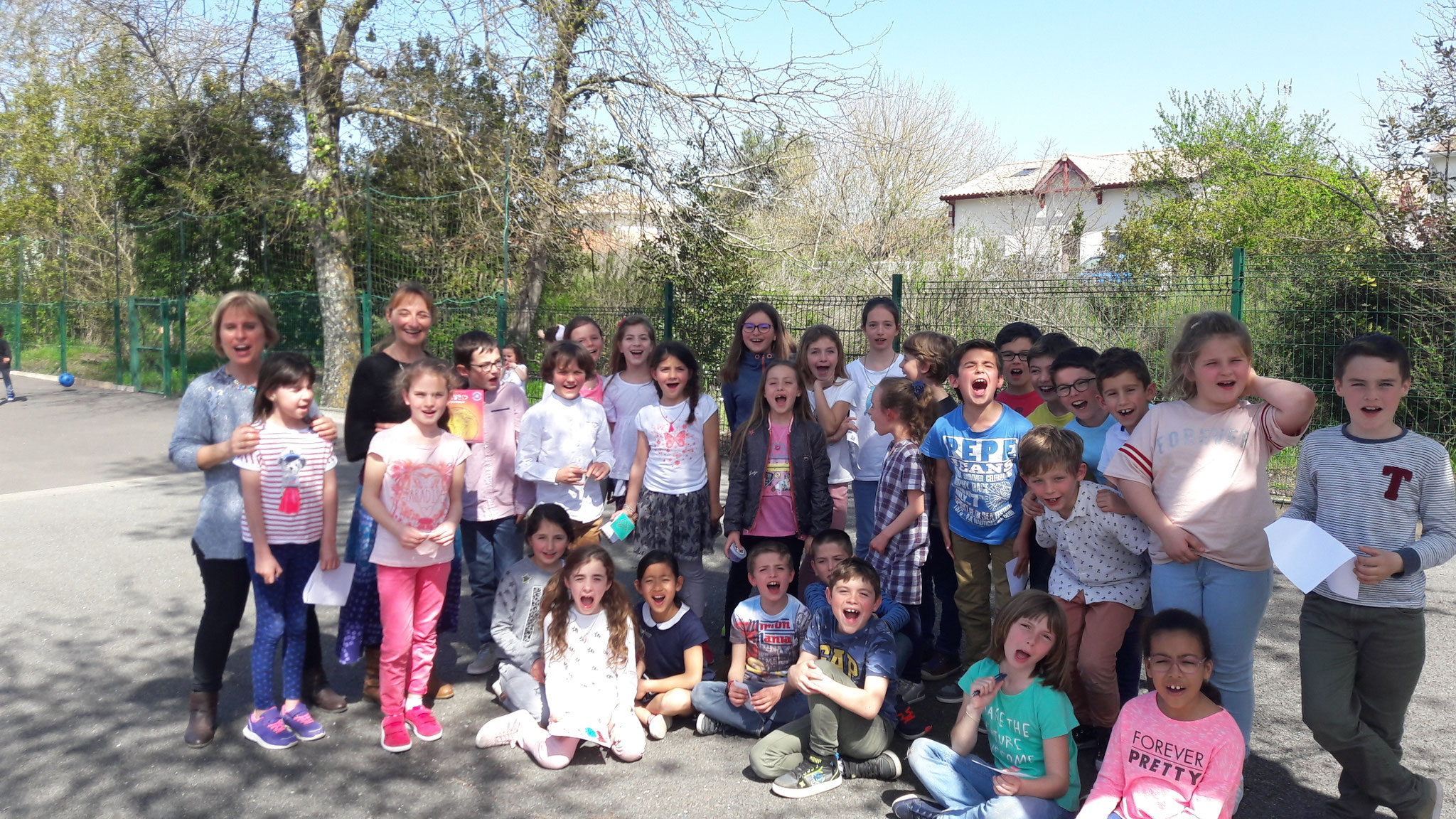 Rencontre d'auteur et sensibilisation auprès des enfants en école.