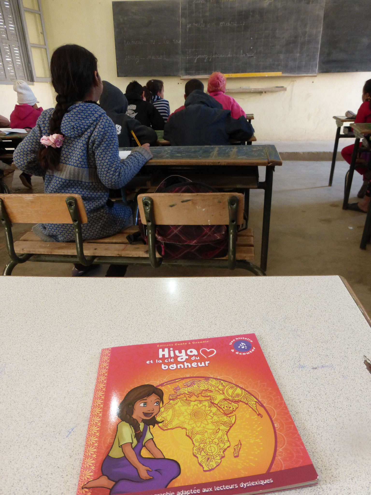 "Hiya et la clé du Bonheur" sème ses graines dans une école du Maroc.