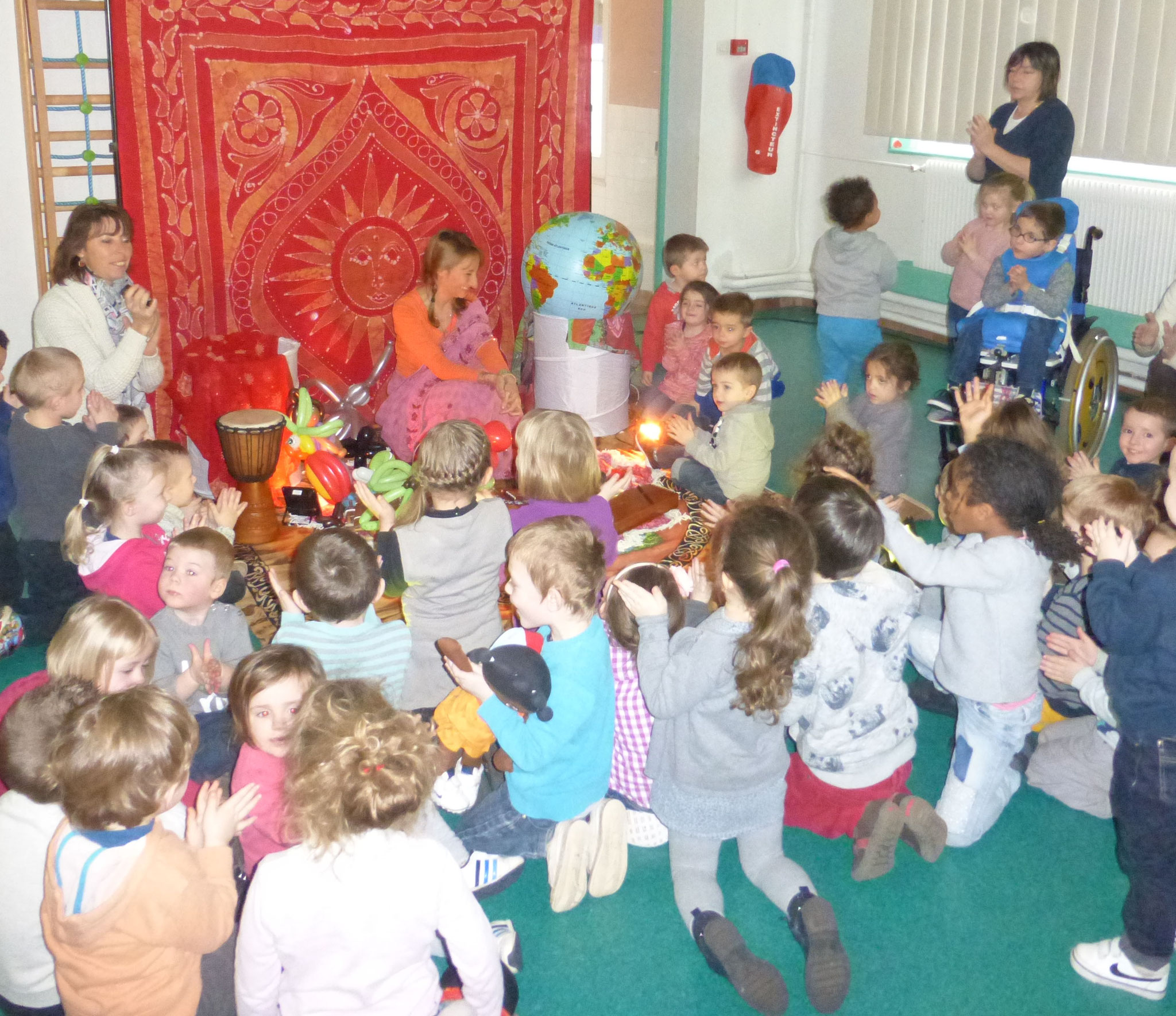 conte du monde, école, fraternité, vivre ensemble, paix dans le monde, écoles, Hiya et la clé du bonheur