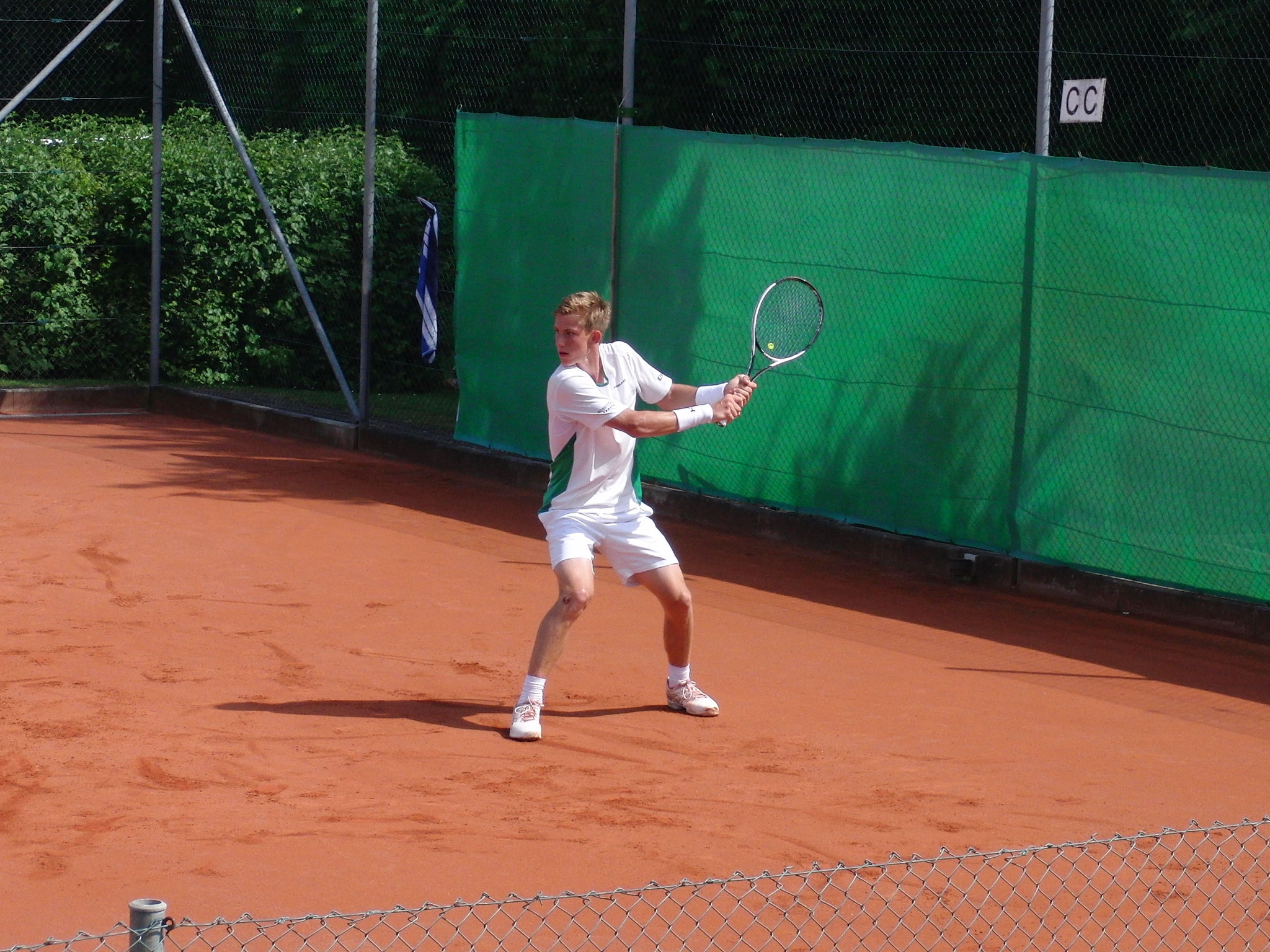 Slideshow - Turnierzweiter Tim Heger (1. TC Rot-Weiß Wiesloch e.V. / BAD)
