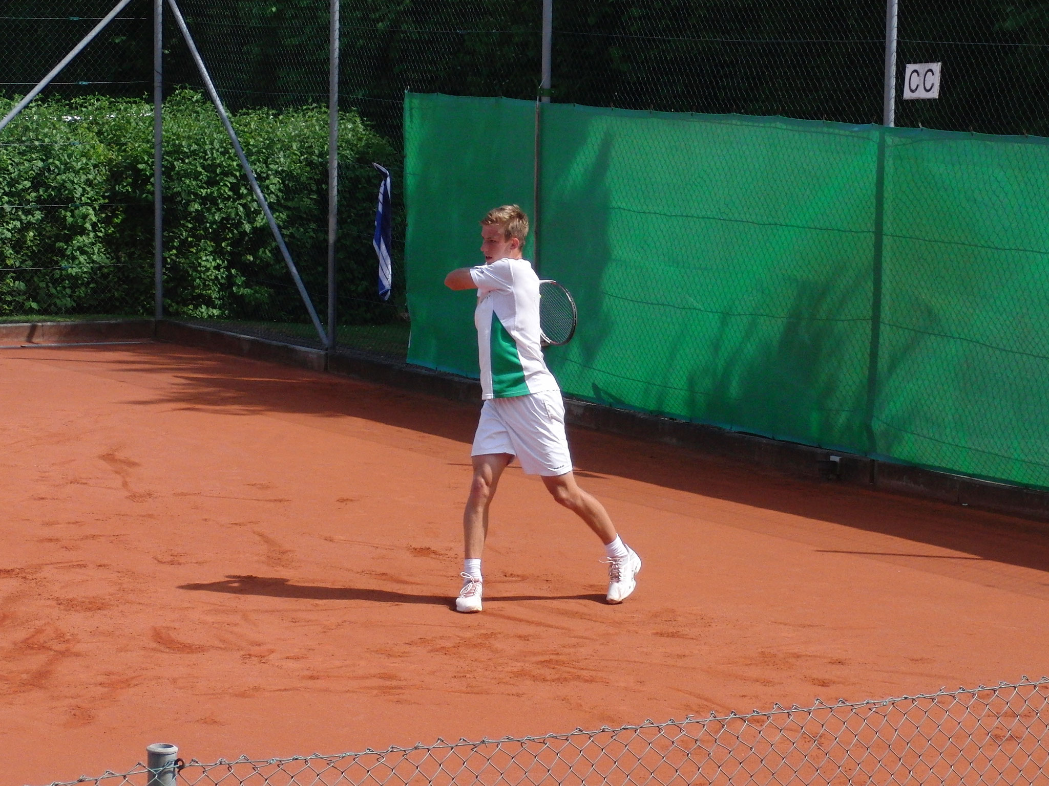 Slideshow - Turnierzweiter Tim Heger (1. TC Rot-Weiß Wiesloch e.V. / BAD)
