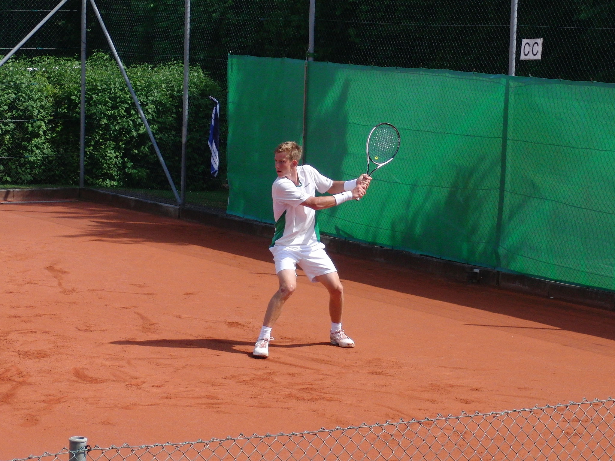 Slideshow - Turnierzweiter Tim Heger (1. TC Rot-Weiß Wiesloch e.V. / BAD)