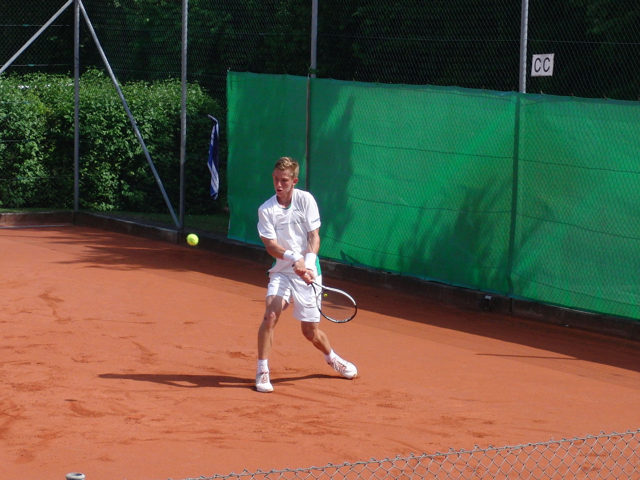 Slideshow - Turnierzweiter Tim Heger (1. TC Rot-Weiß Wiesloch e.V. / BAD)