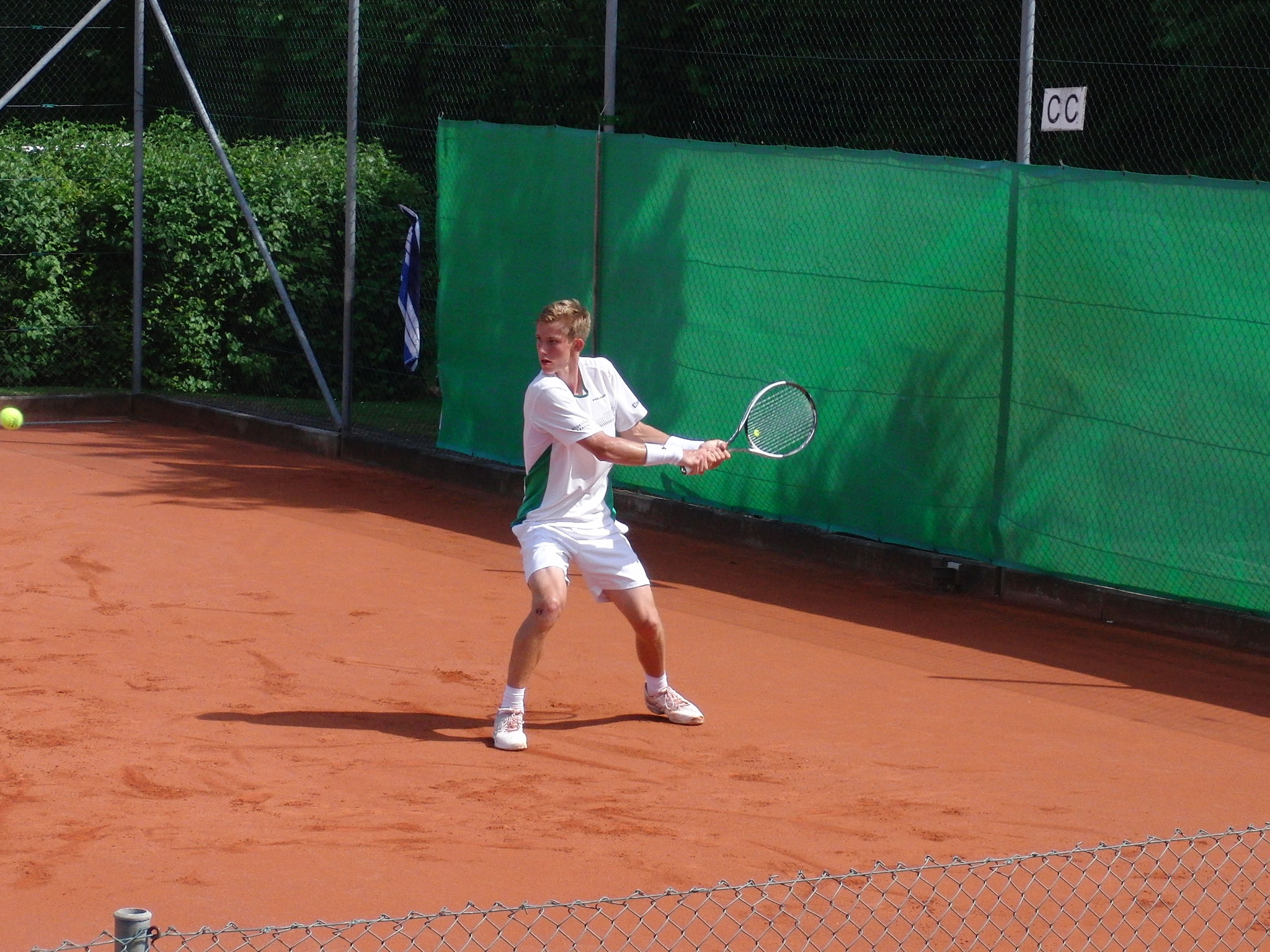 Slideshow - Turnierzweiter Tim Heger (1. TC Rot-Weiß Wiesloch e.V. / BAD)