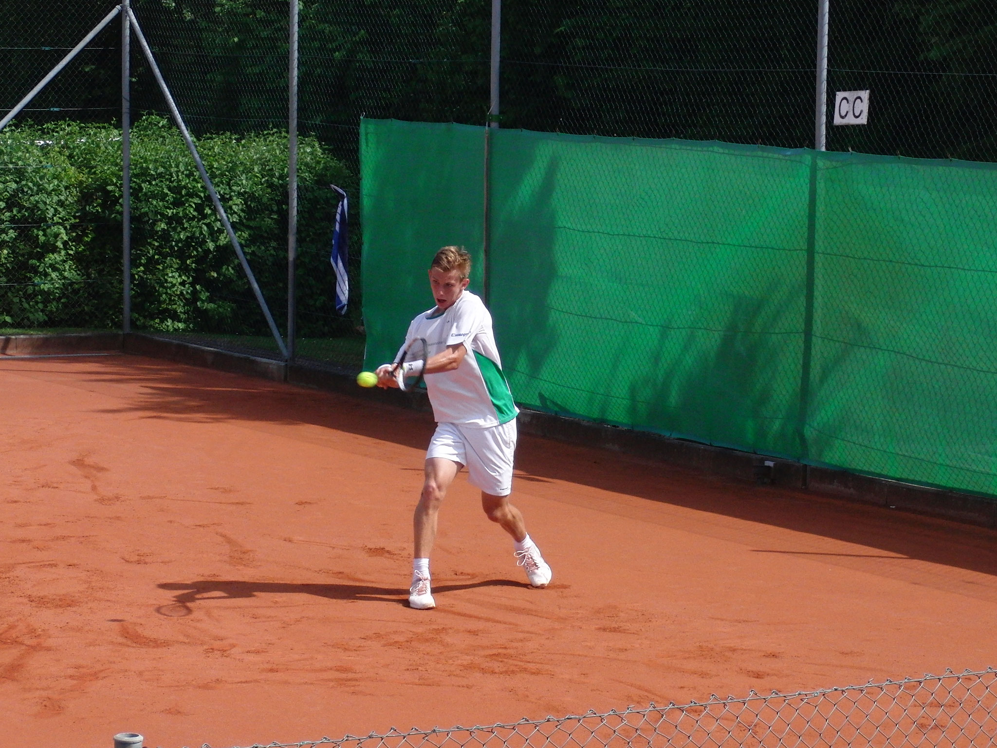 Slideshow - Turnierzweiter Tim Heger (1. TC Rot-Weiß Wiesloch e.V. / BAD)