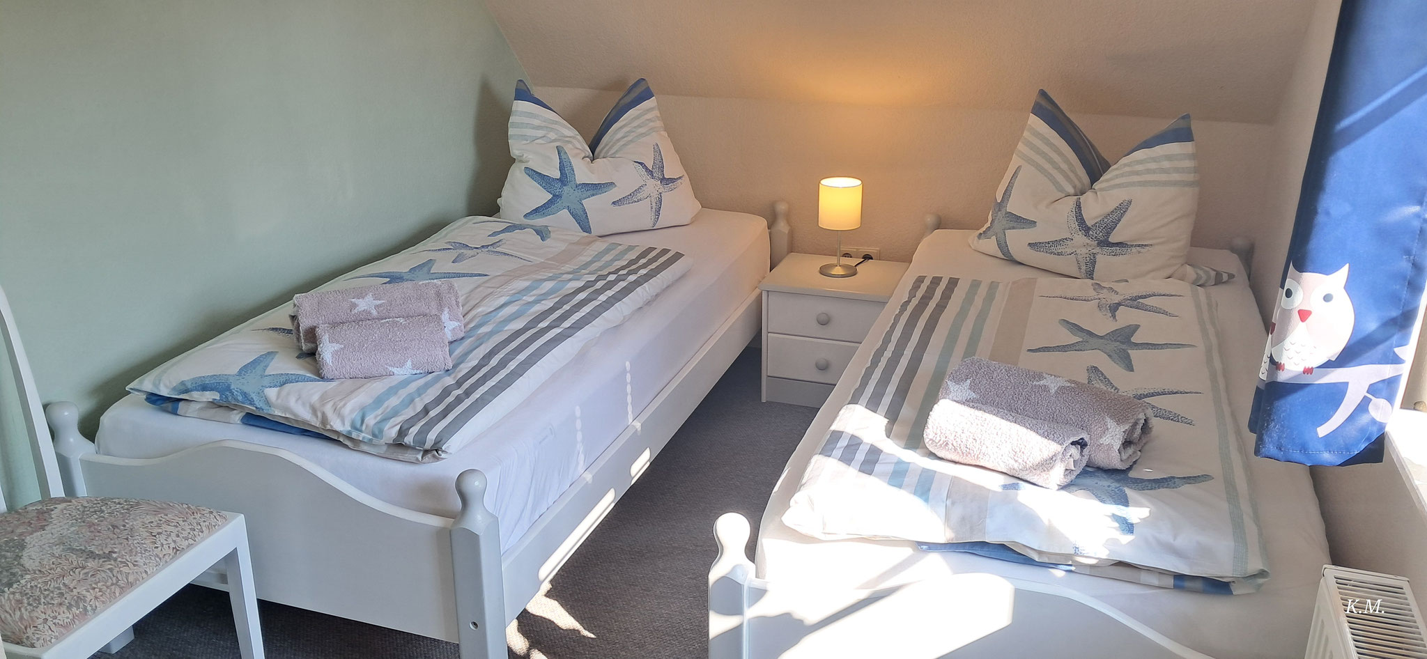 Schlafzimmer 2 mit 2 Betten 
