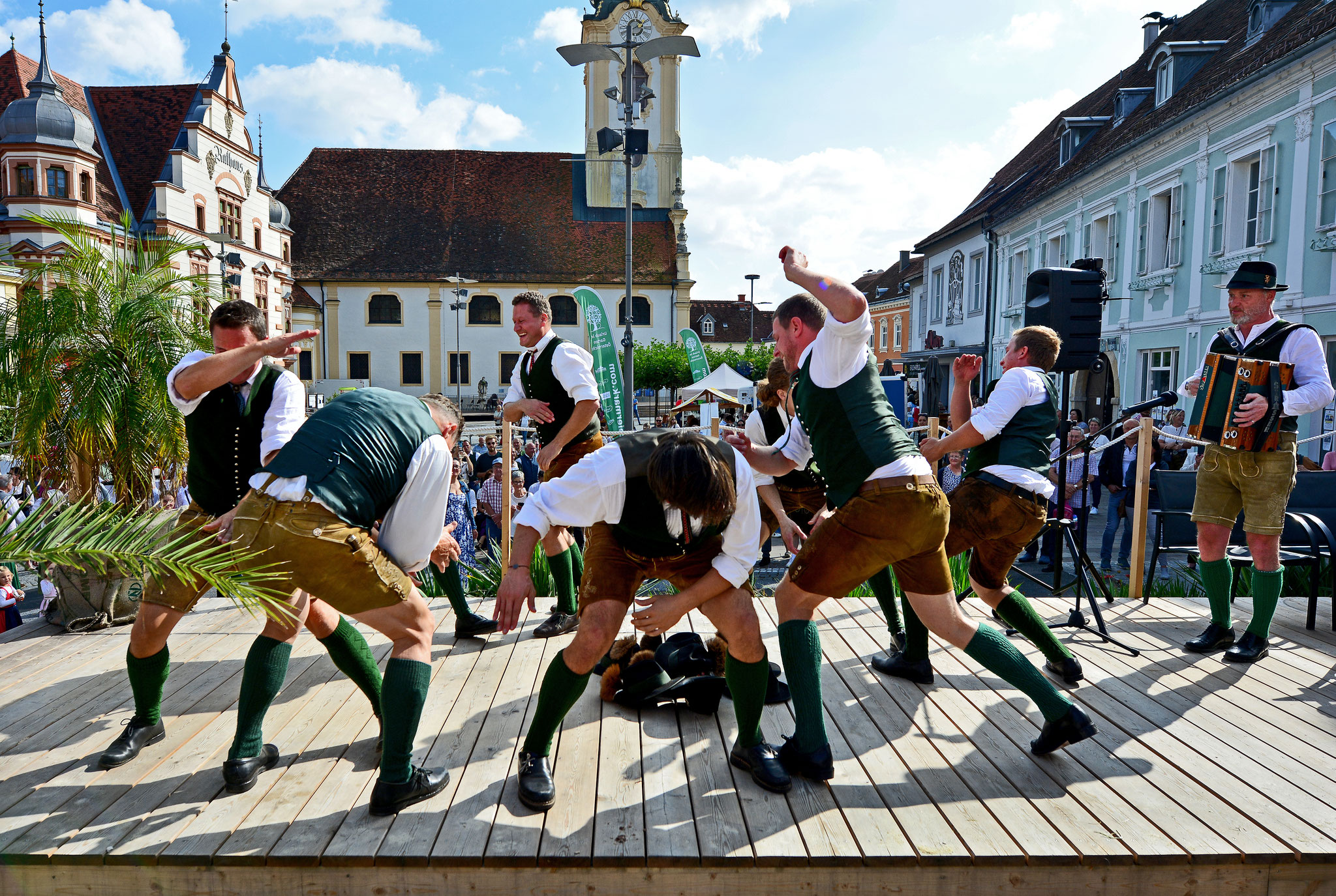 Schuhplattler beim Winzerfest in Hartberg © Oststeiermark Tourismus | Christian Strassegger
