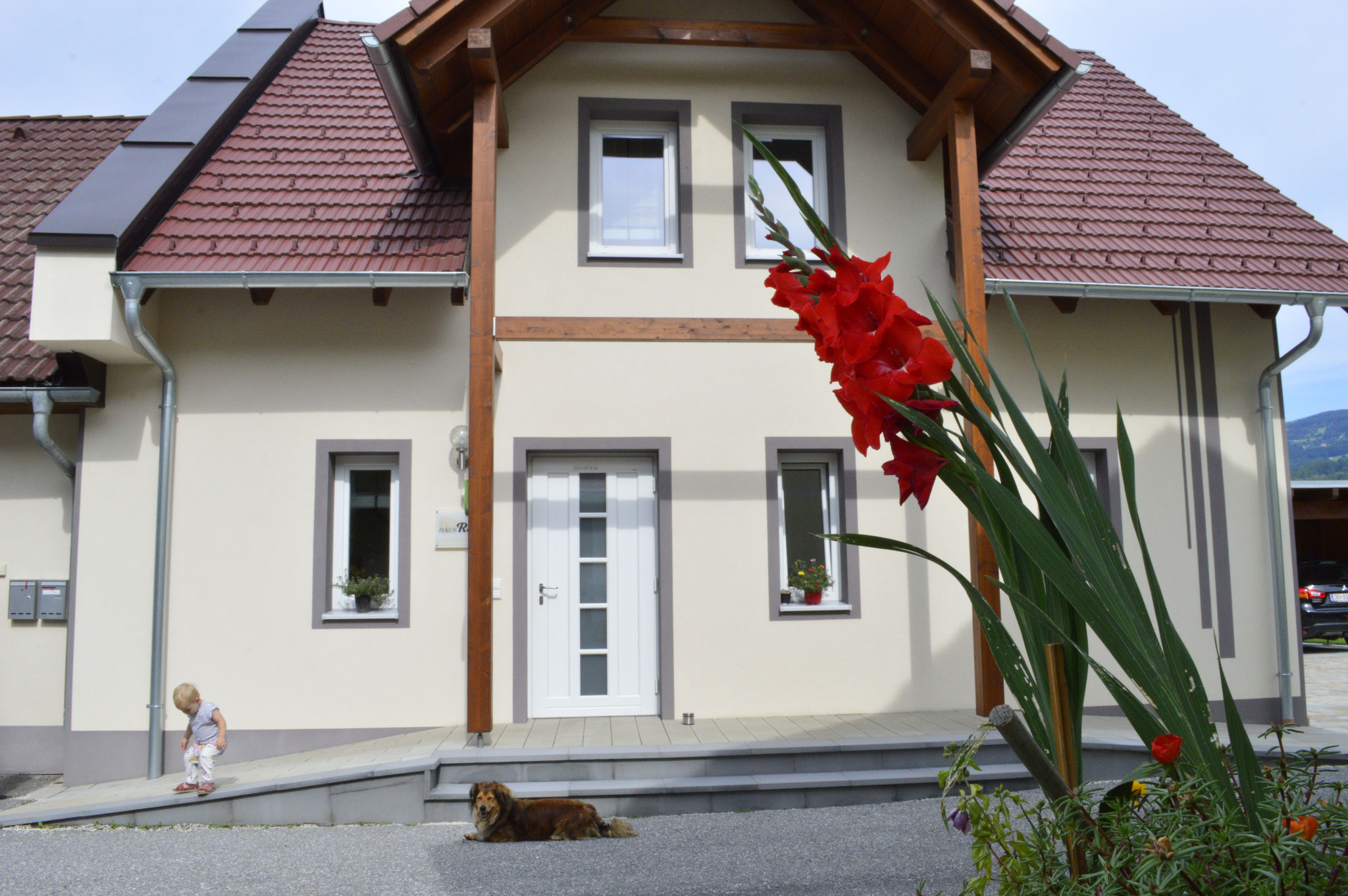 Eingang Haus Rosy