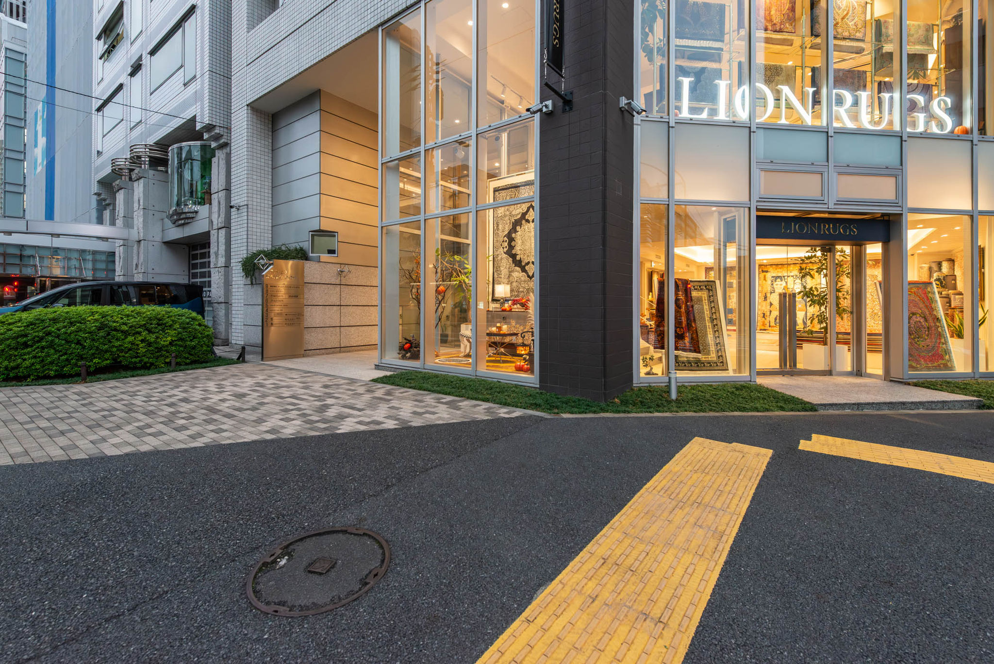 ライオンラグス青山（130m）