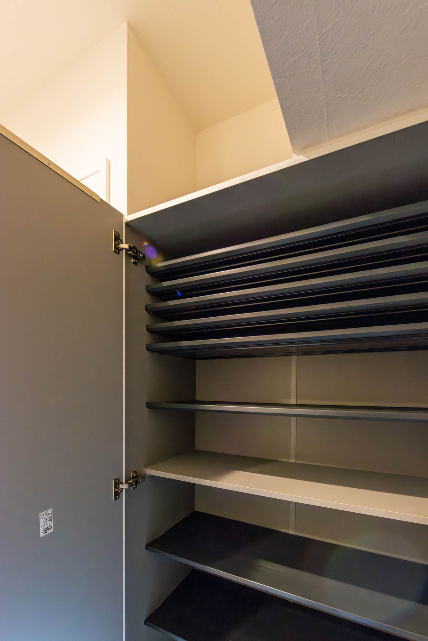 玄関収納（可動式棚）