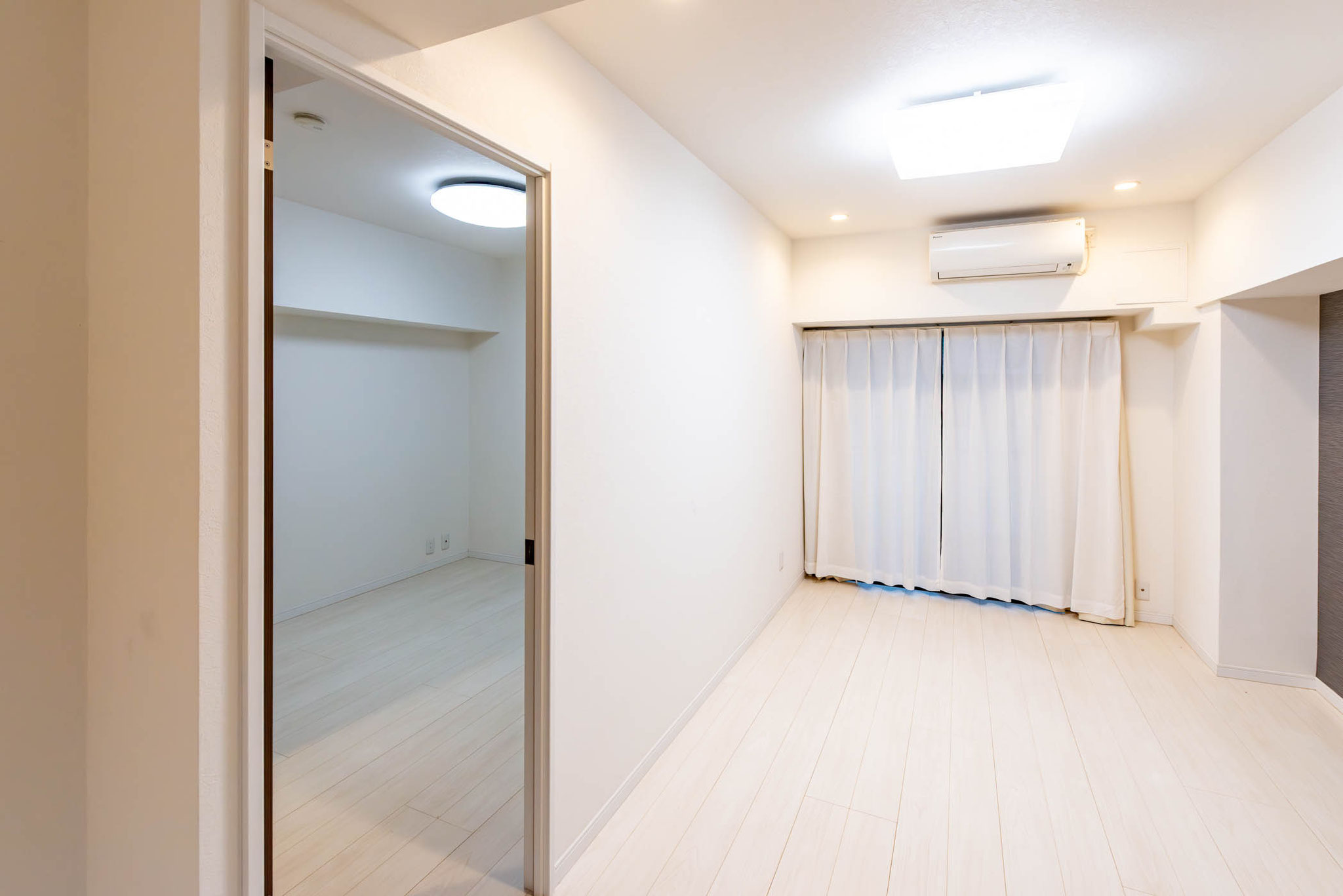 LDK（洋室の扉を開けたところです）