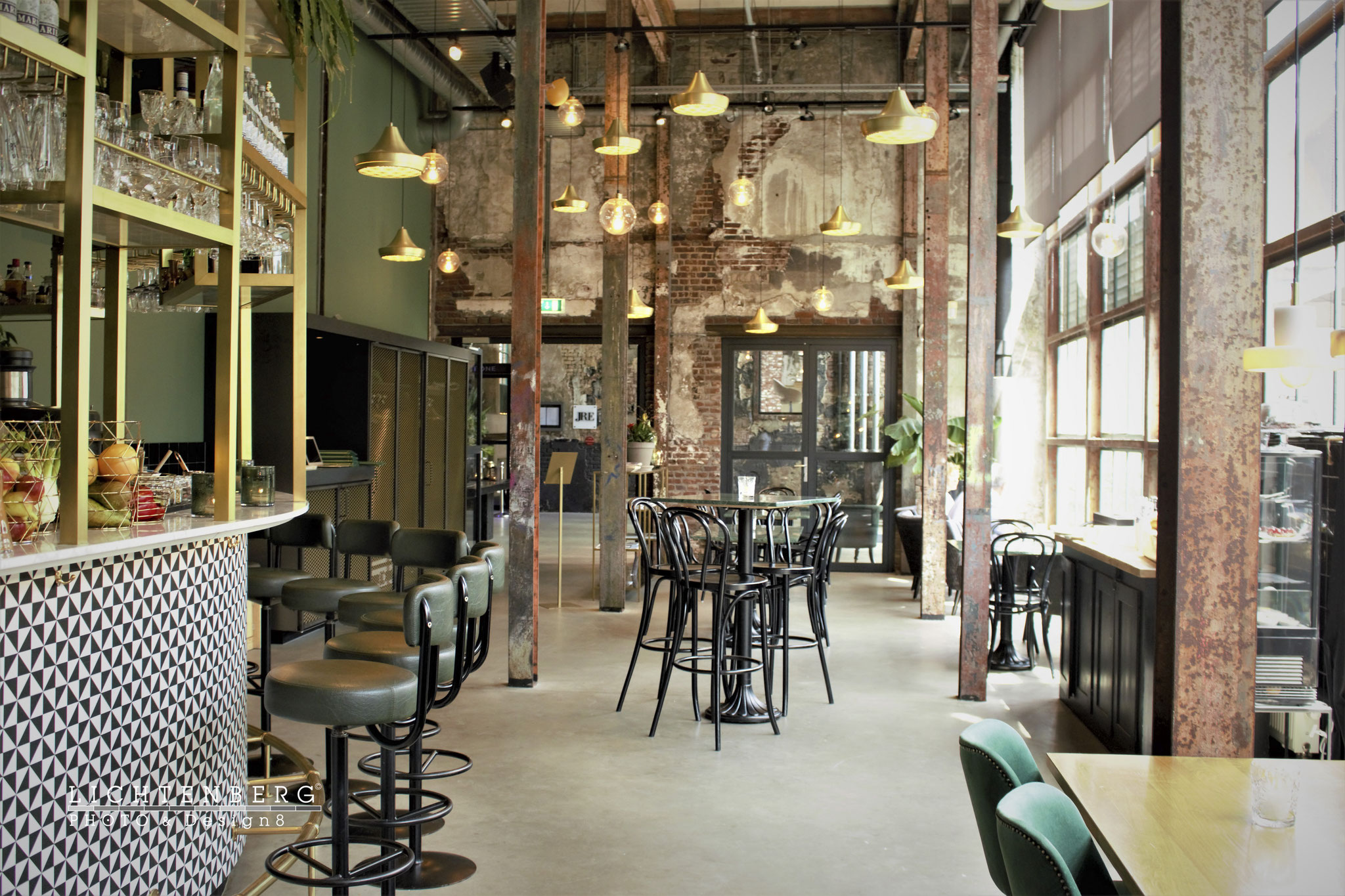 Grüne Stühle im Restaurante