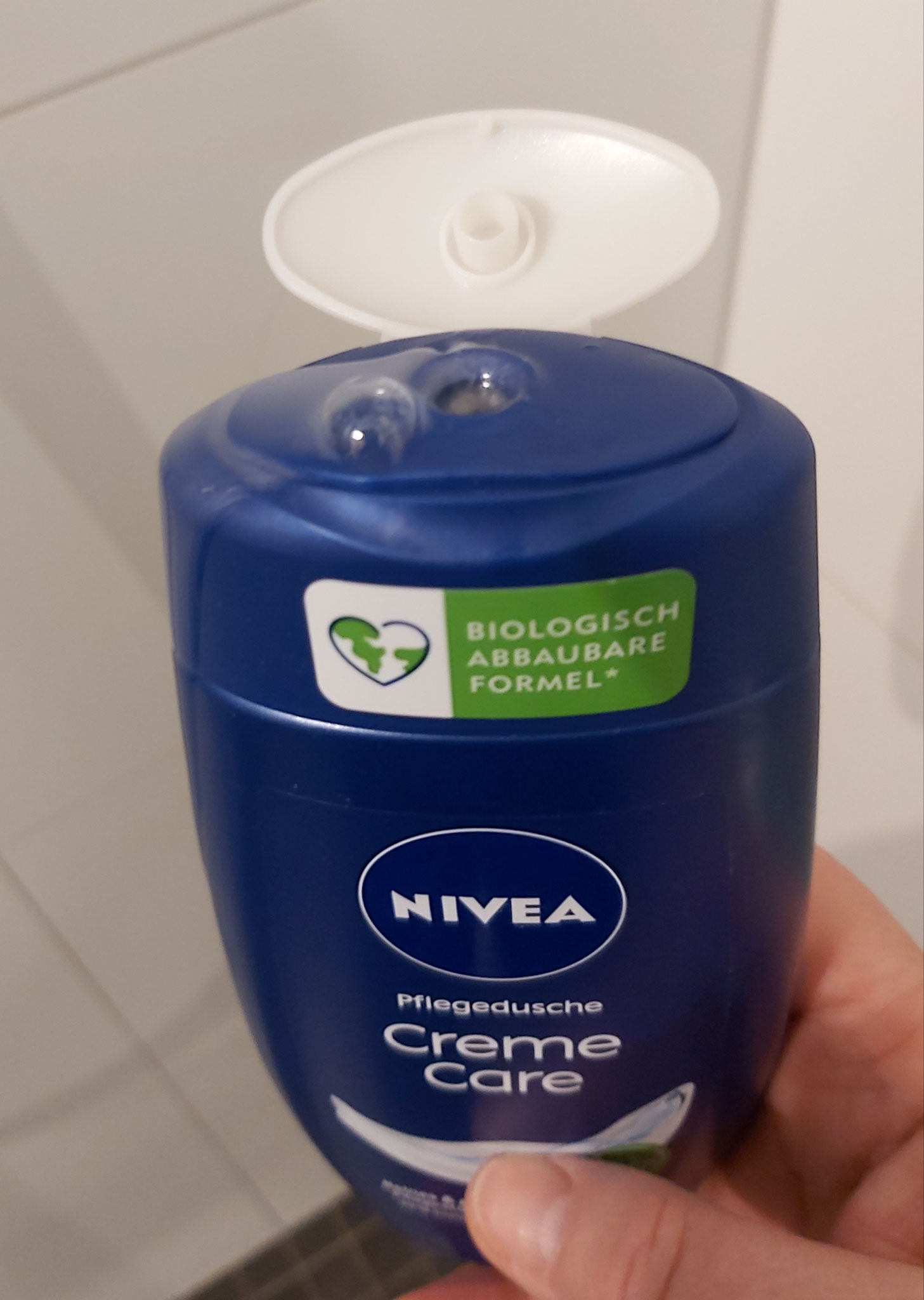 Die NIVEA Creme Care Pflegedusche 