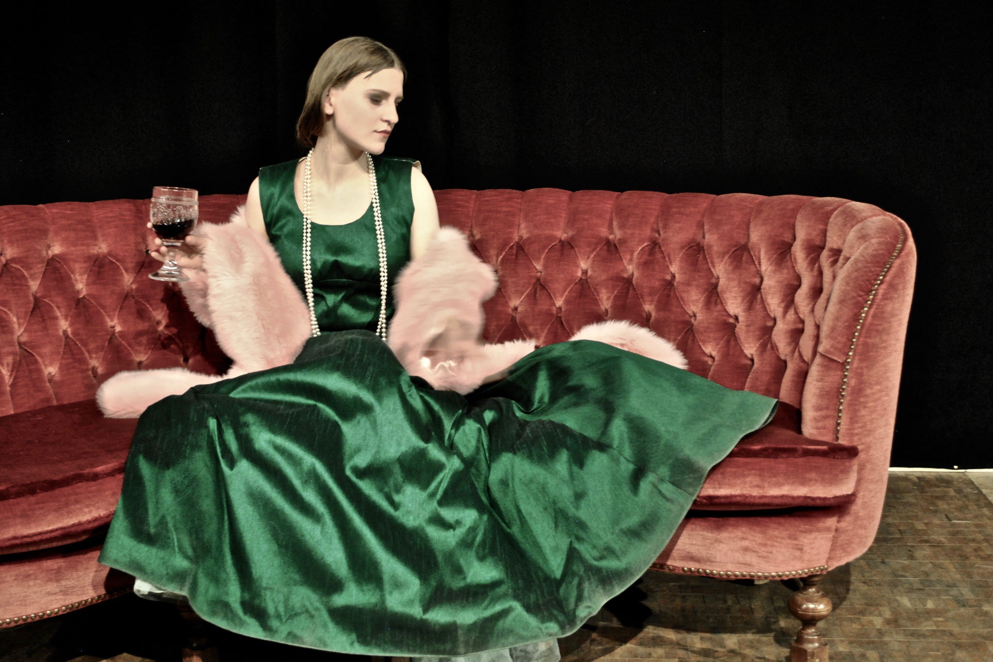 Familienmutter aus "Time and the Conways" (Hannah Helbig)