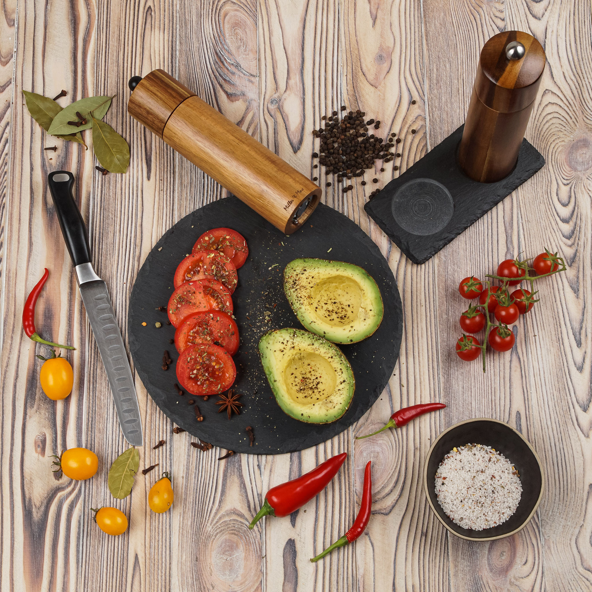 композиция с  мельницей для измельчения продуктов - фото для Amazon