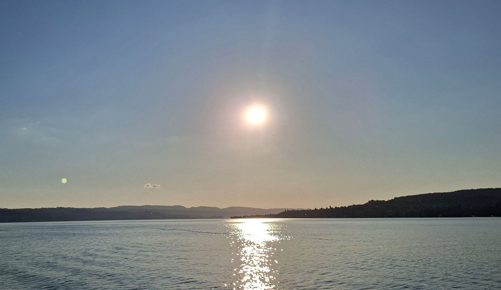 Schifffahrt mit Sonnenuntergang
