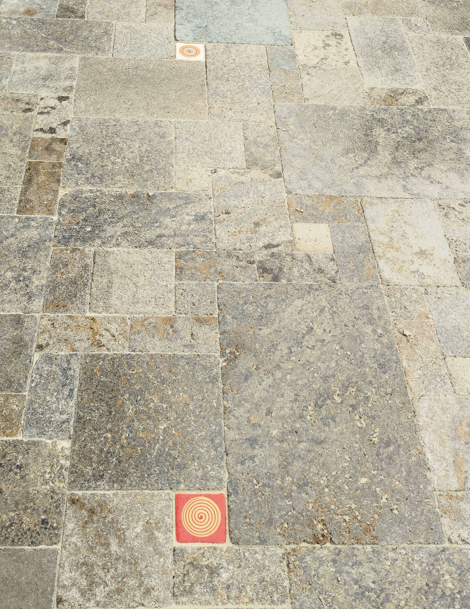 Terrasse Muschkalkplatten, römischer Verband