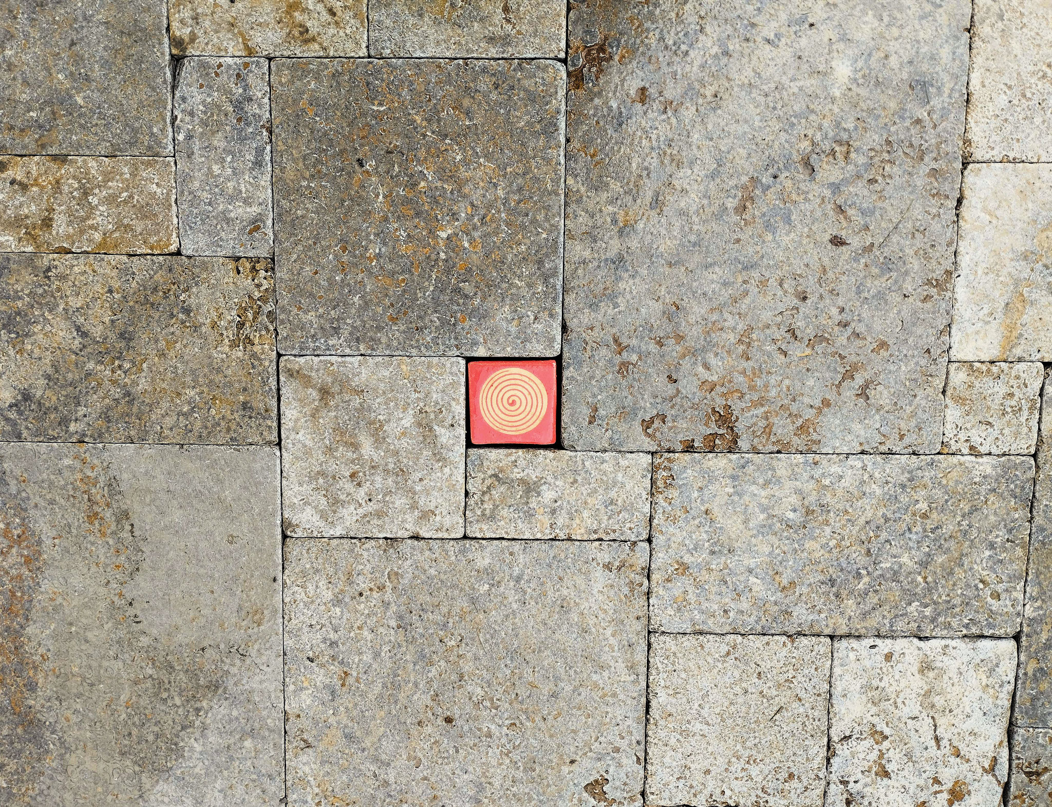 Terrasse Muschkalkplatten, römischer Verband