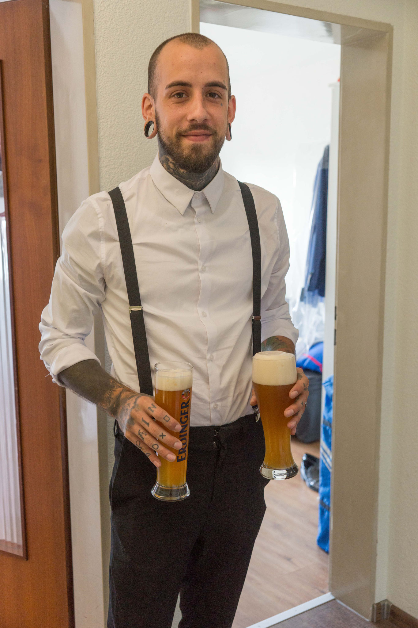 Komm lass und mal etwas gscheits trinken
