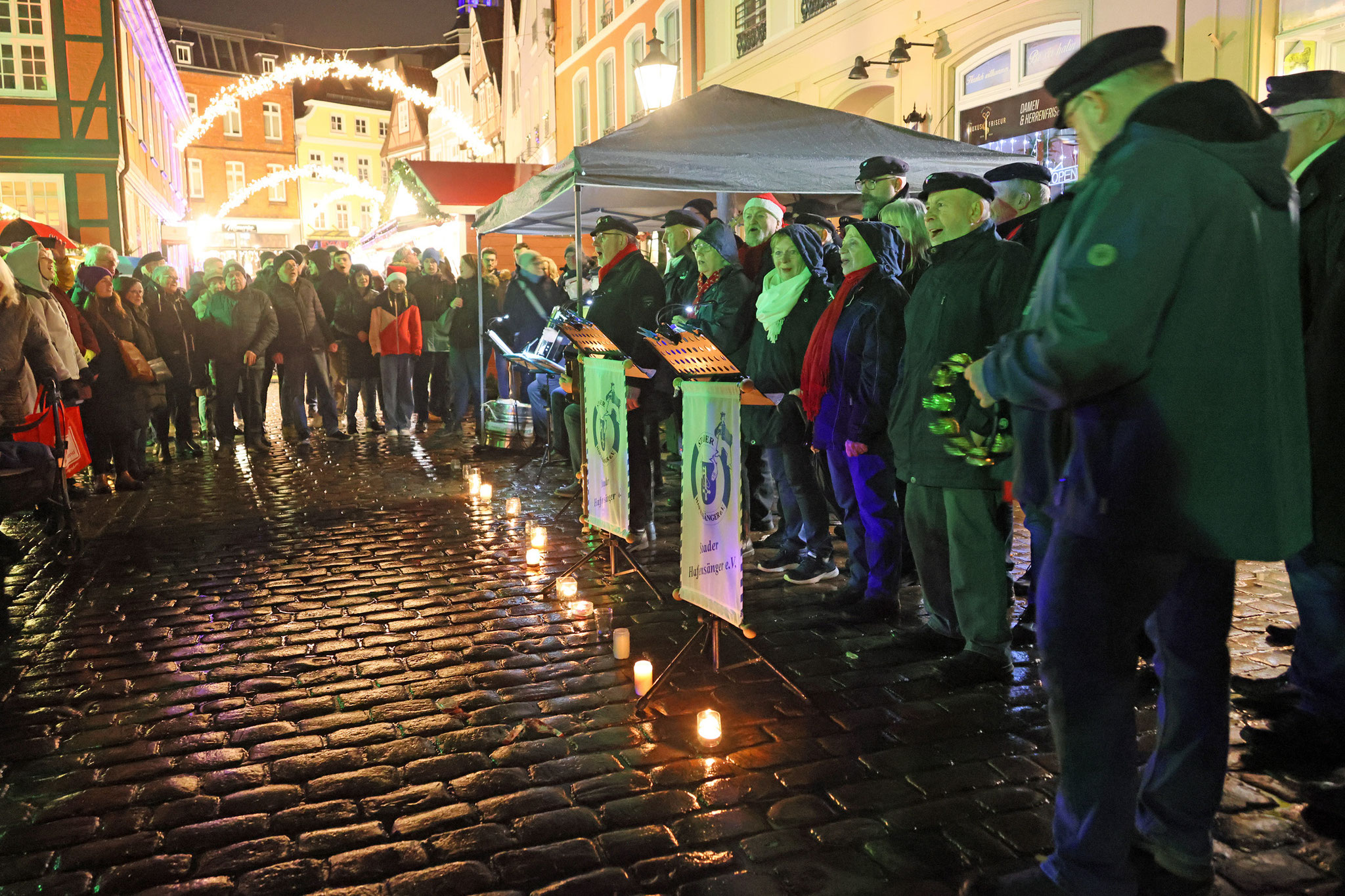 ..ein Zuhörer sagte, es war ein sehr ergreifendes Konzert der Stader Hafensänger!