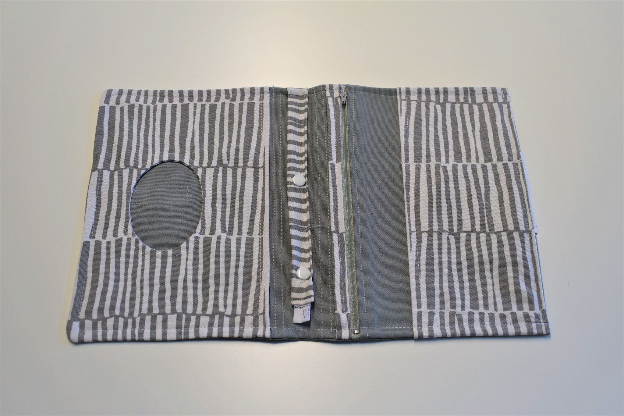 grau, weiss, 29,90€