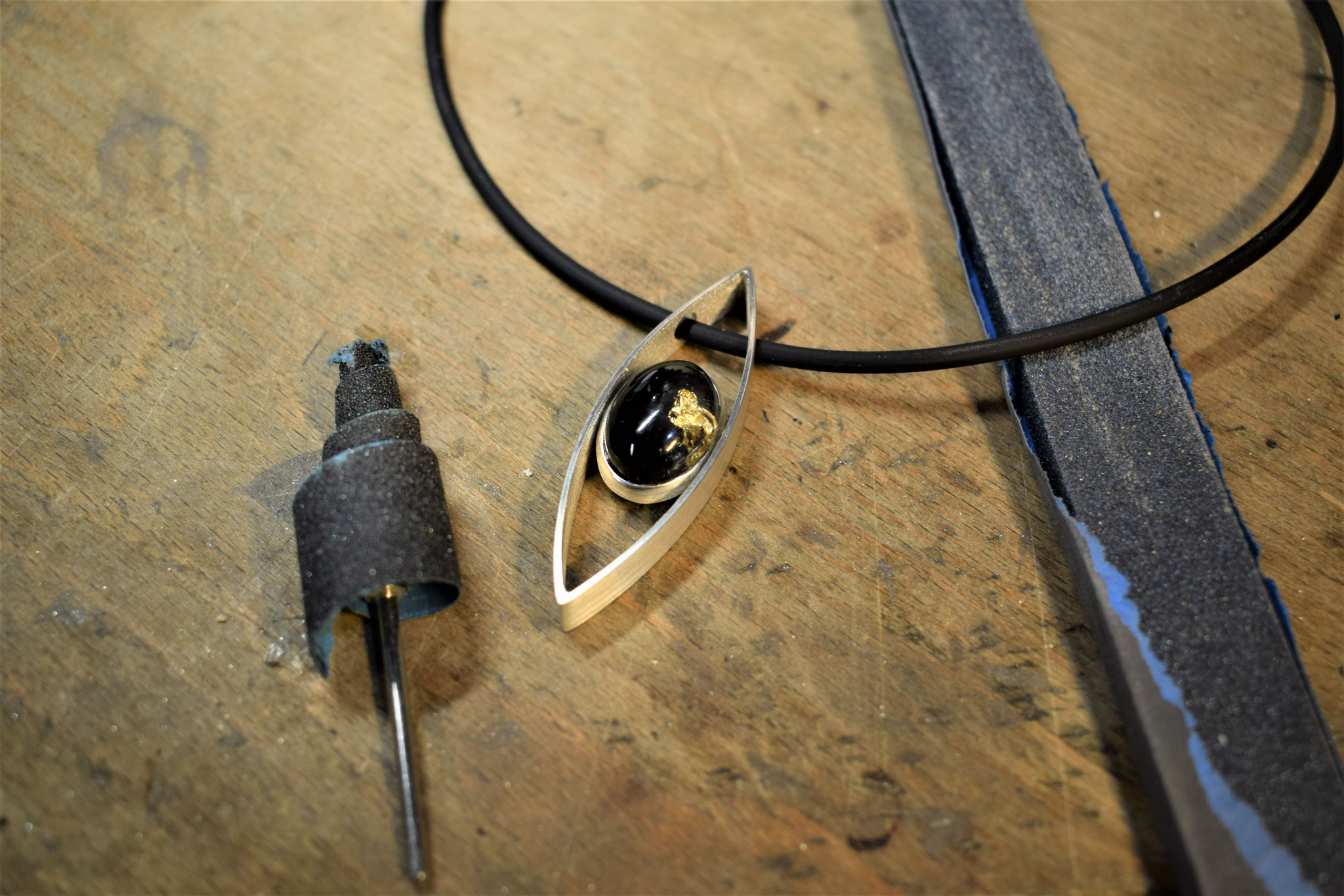 Schmuck mit Katzenfell