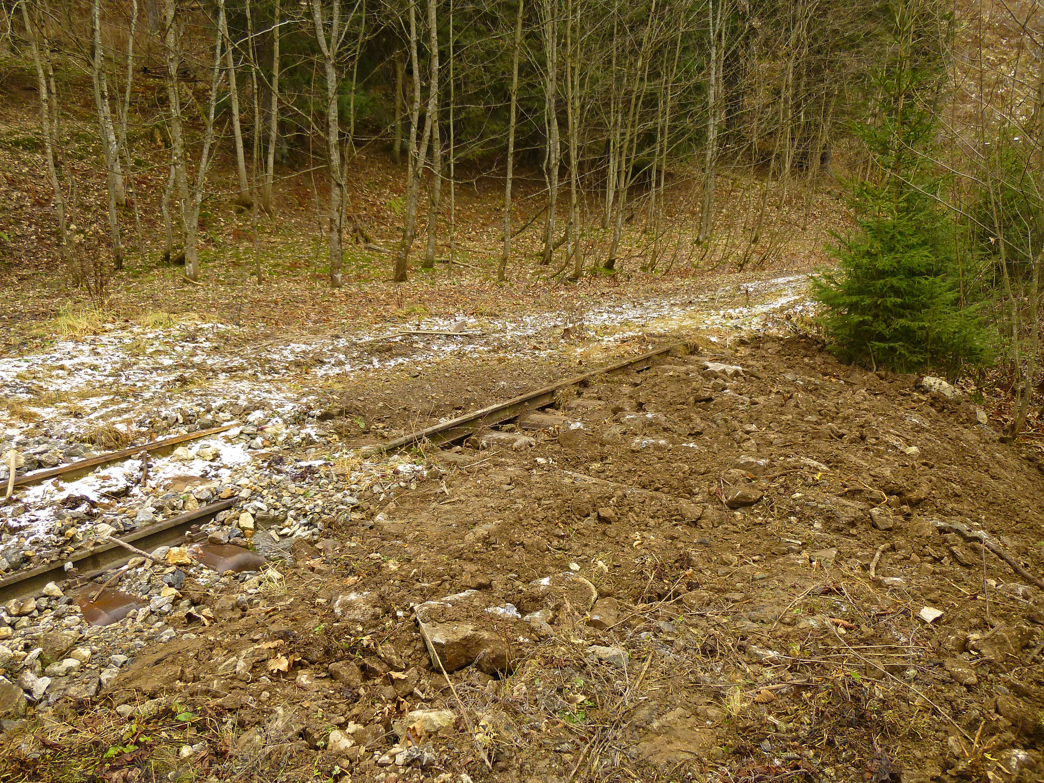 Verfüllung des Kolks bei km 6,2 (Patrik Billiani) im Dezember 2015