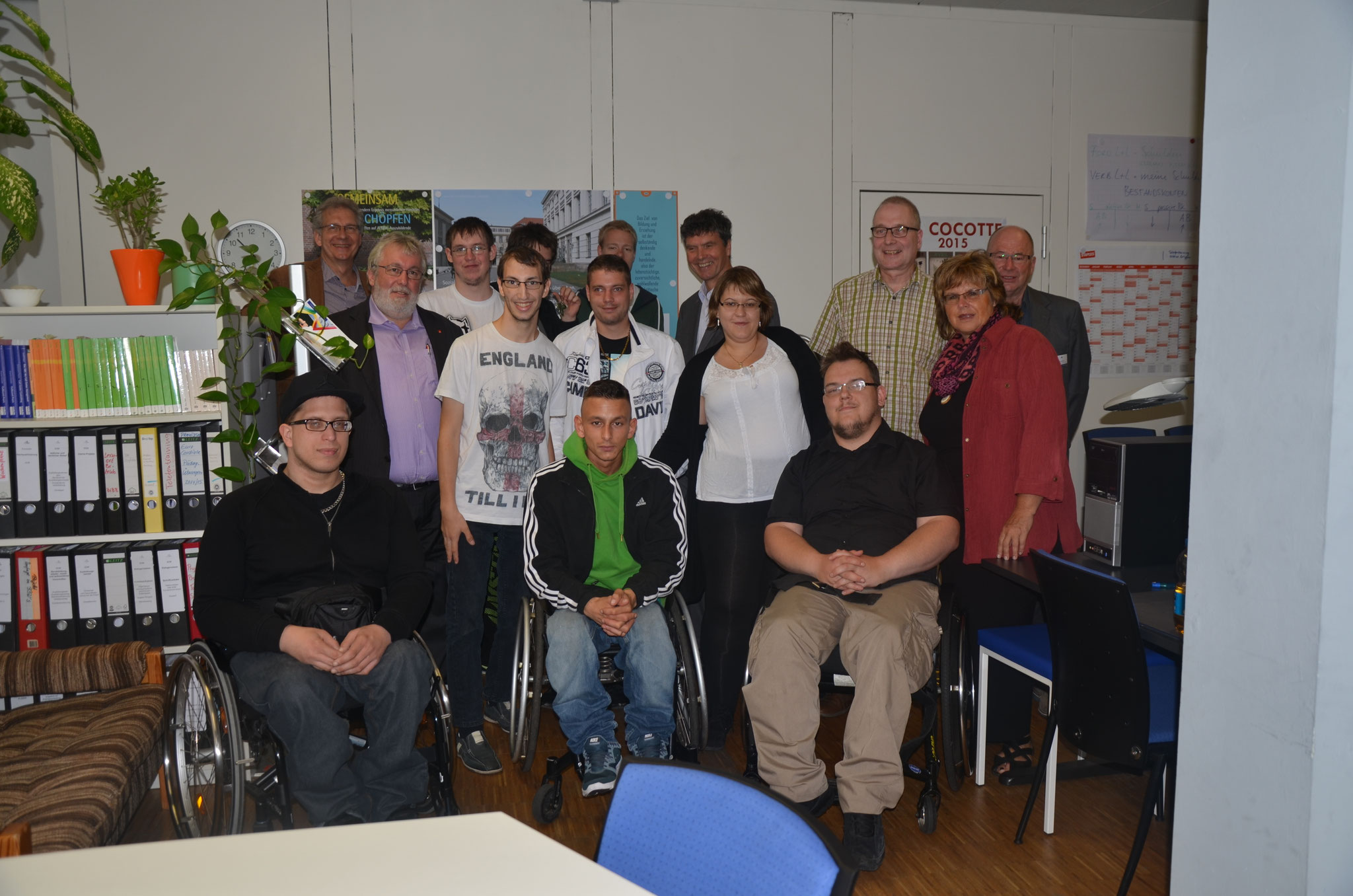 Führung durch den Bereich Dialogmarketing mit Auszubildenden, der Lehrerin, dem Geschäftsführer, Ausbildungsleiter, Gästen und mir - 2014