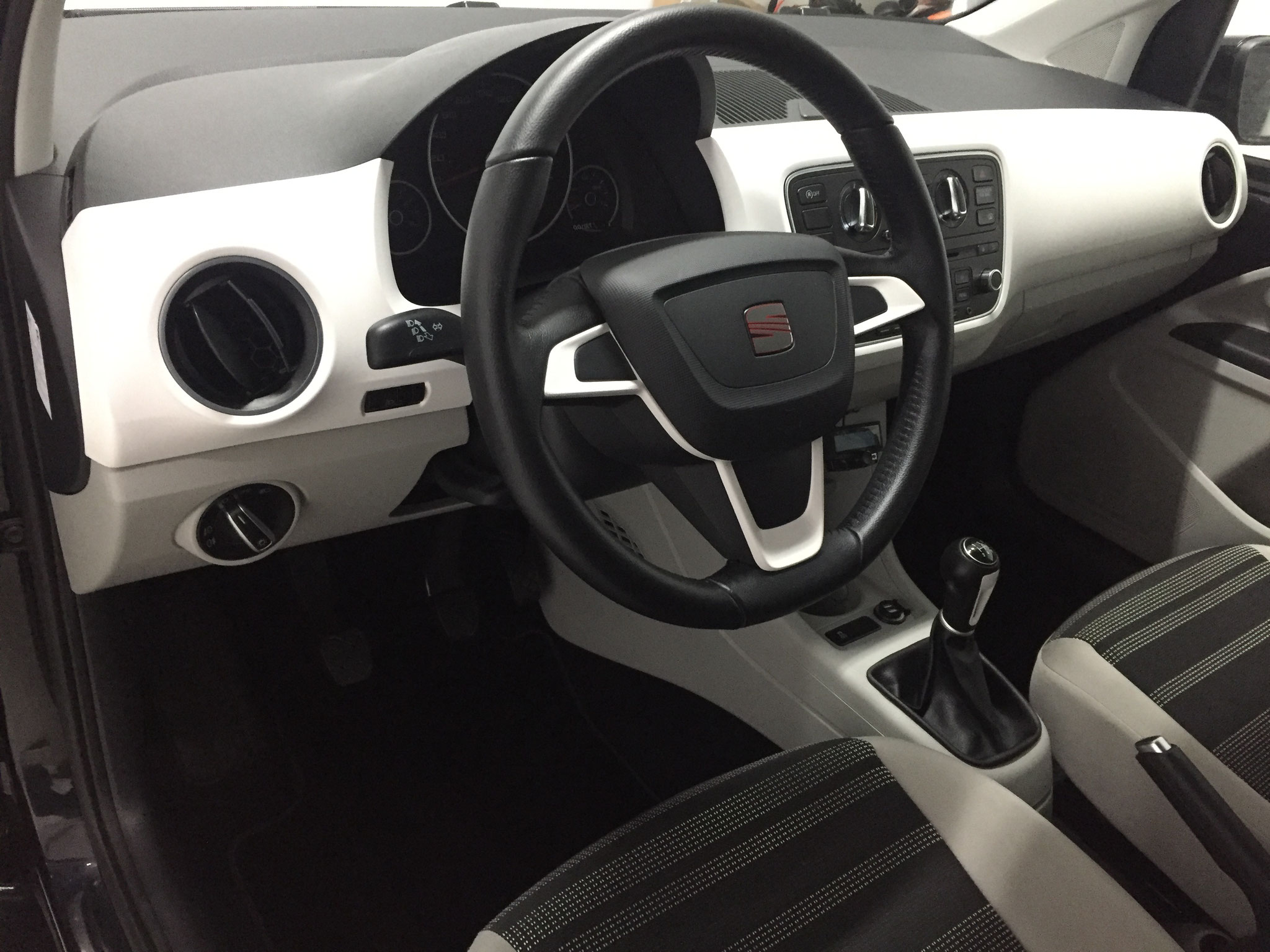 Interieur Stoffen Bekleding - Auto Detailing Services Interieur Stoffen Bekleding - Auto Detailing Services