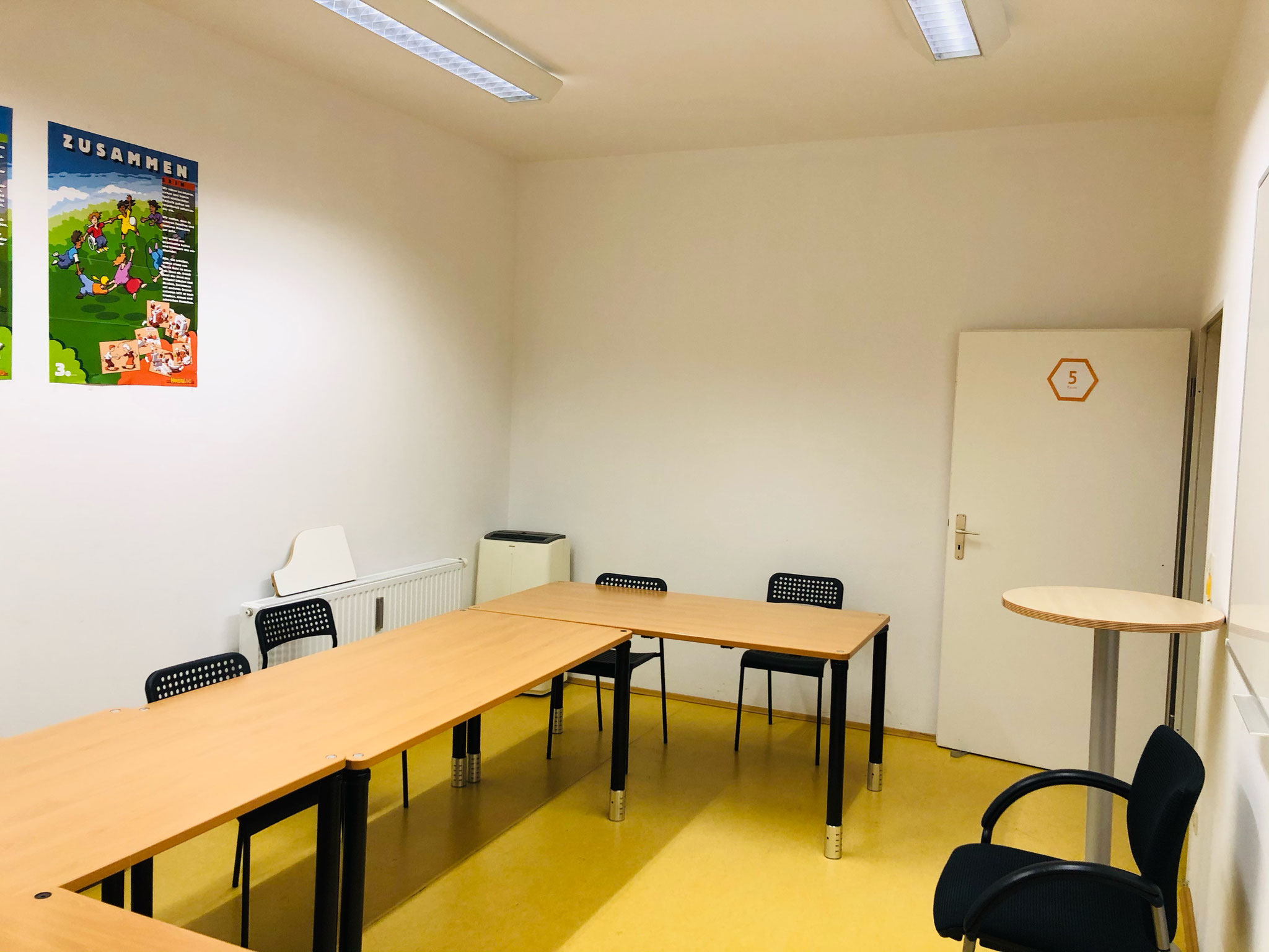 Raum 5, 11m², 5 Plätze, Internet, klimatisiert