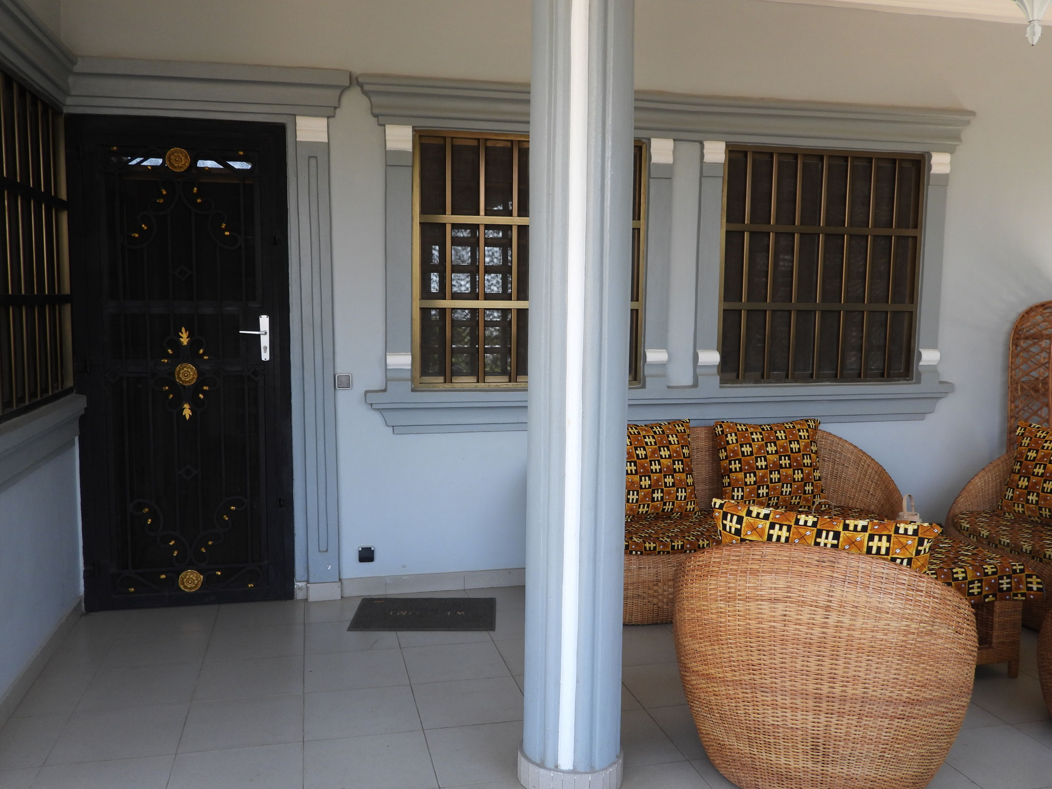 Terrasse Seite Ghana.