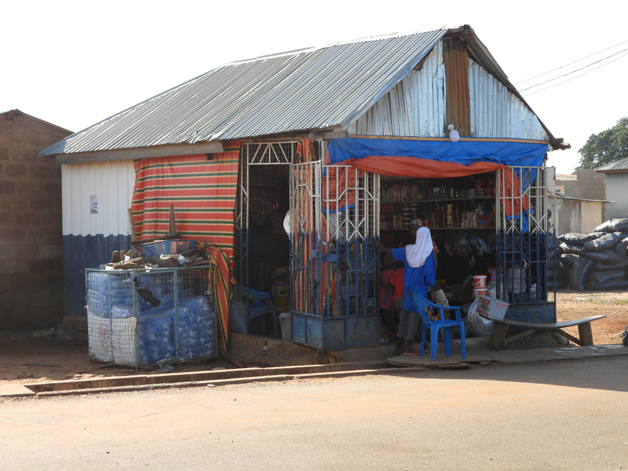 Laden in Larabanga.