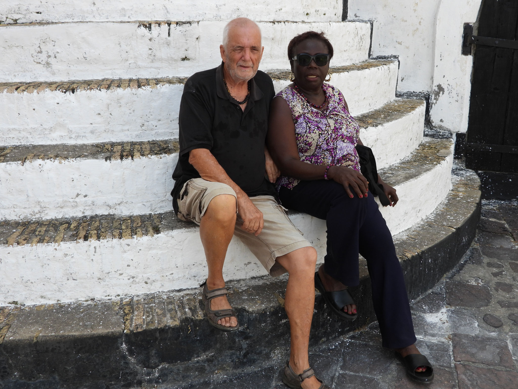 Walter und Manjo im Fort Sao Jorge da Mina.