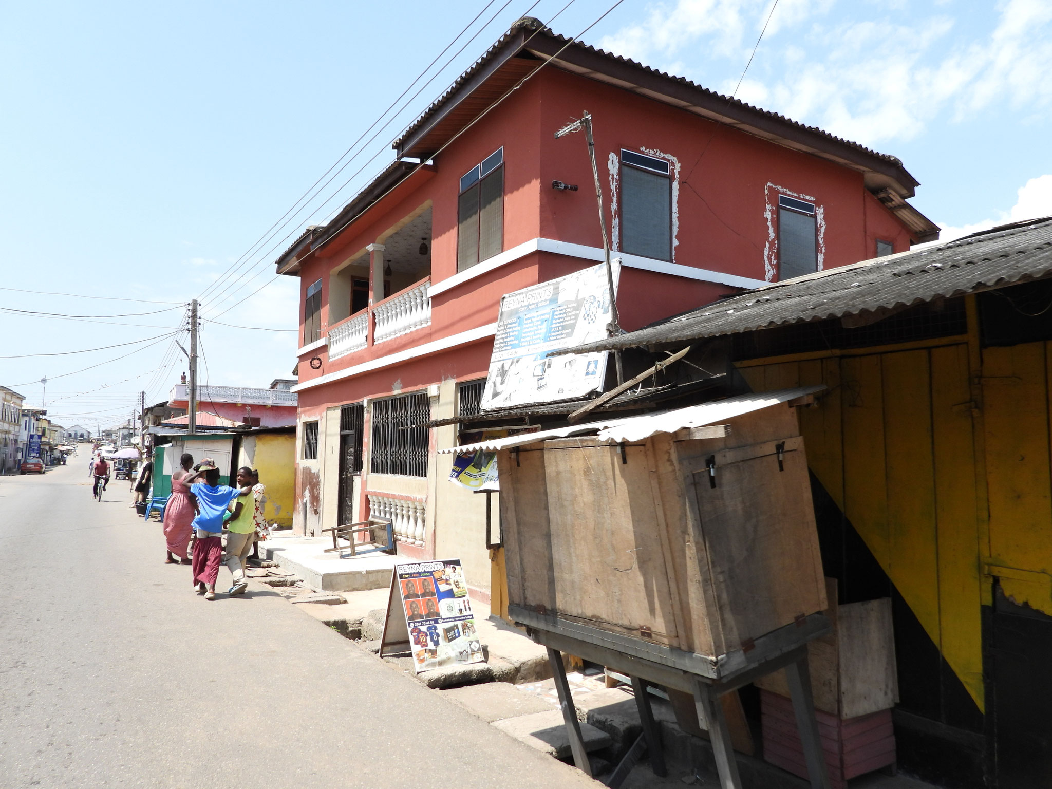 Elmina.