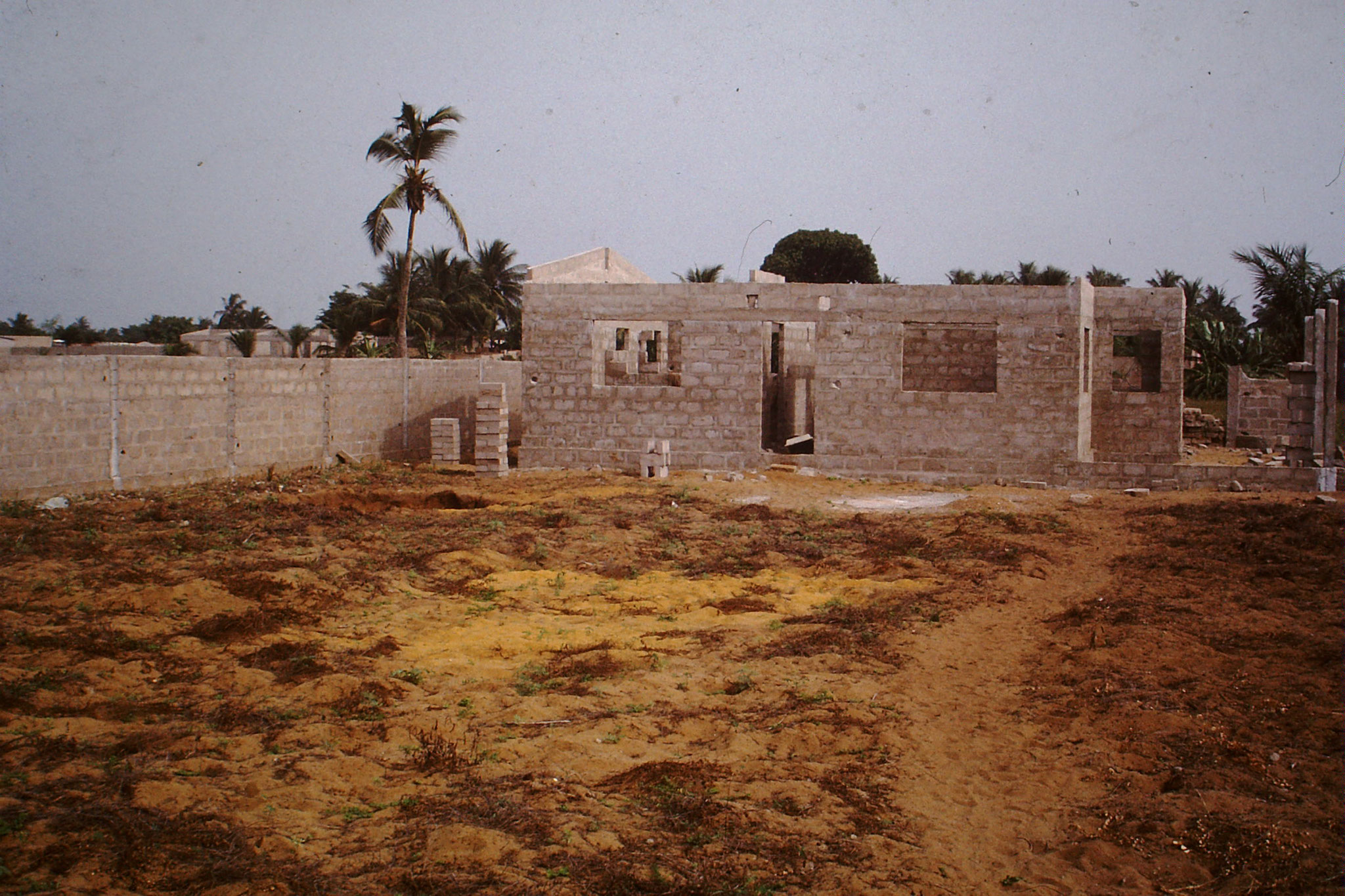 Das Wohnhaus im Rohbau 1990